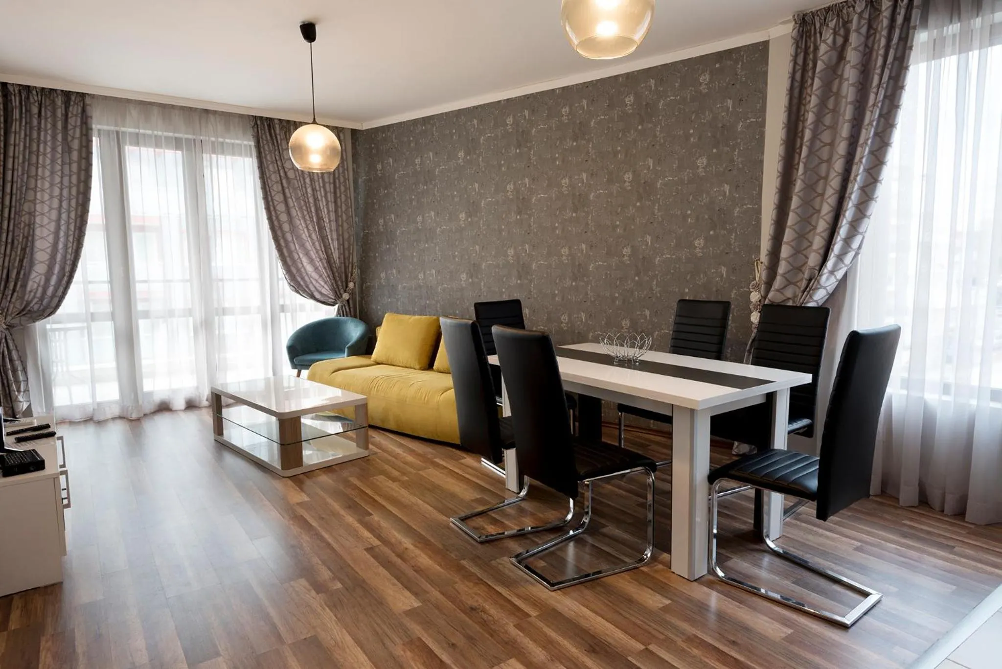 Kitchen or kitchenette in Green Paradise Deluxe Apartments