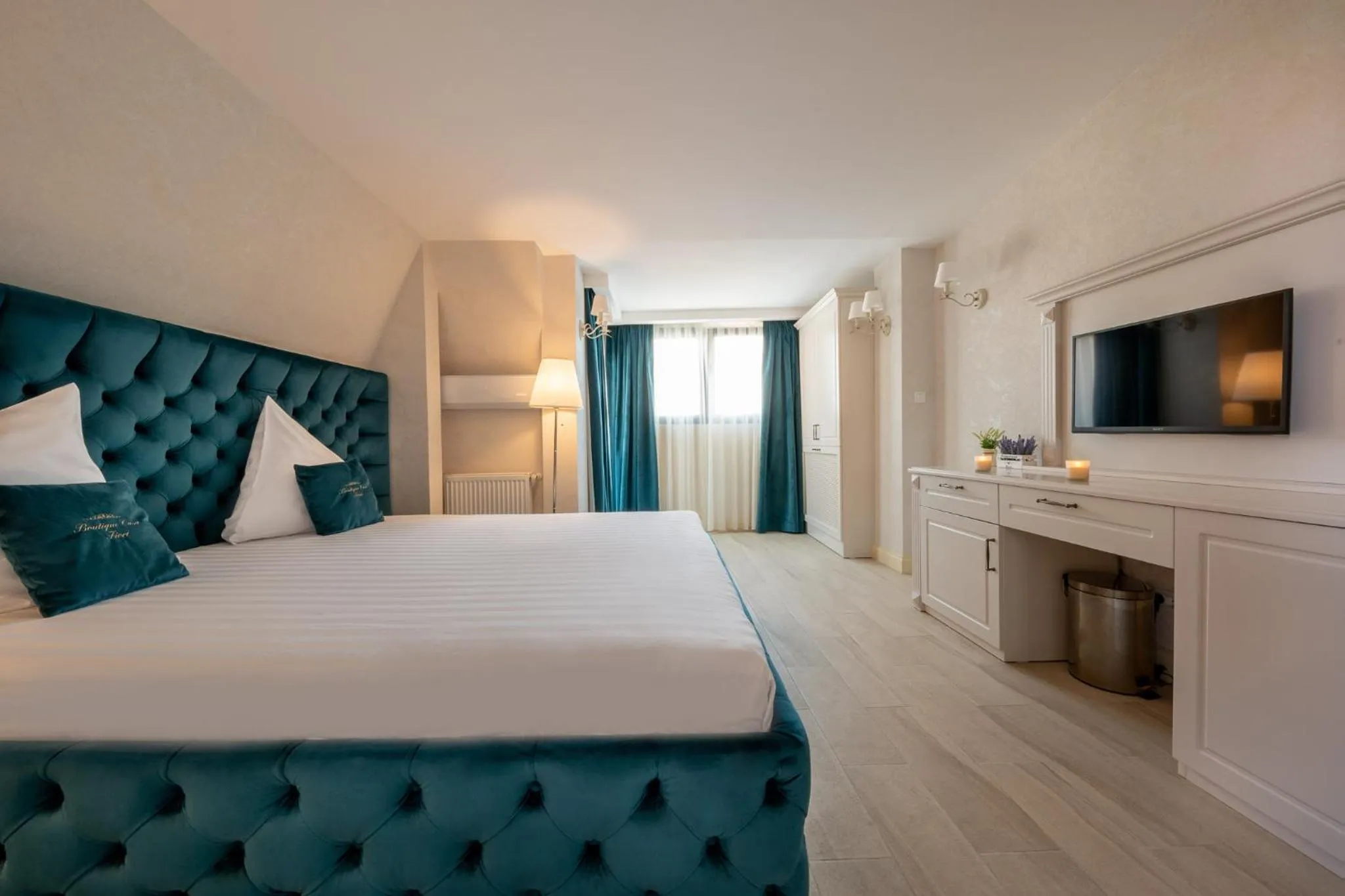 King Room with Balcony in Hotel Casa Fiori