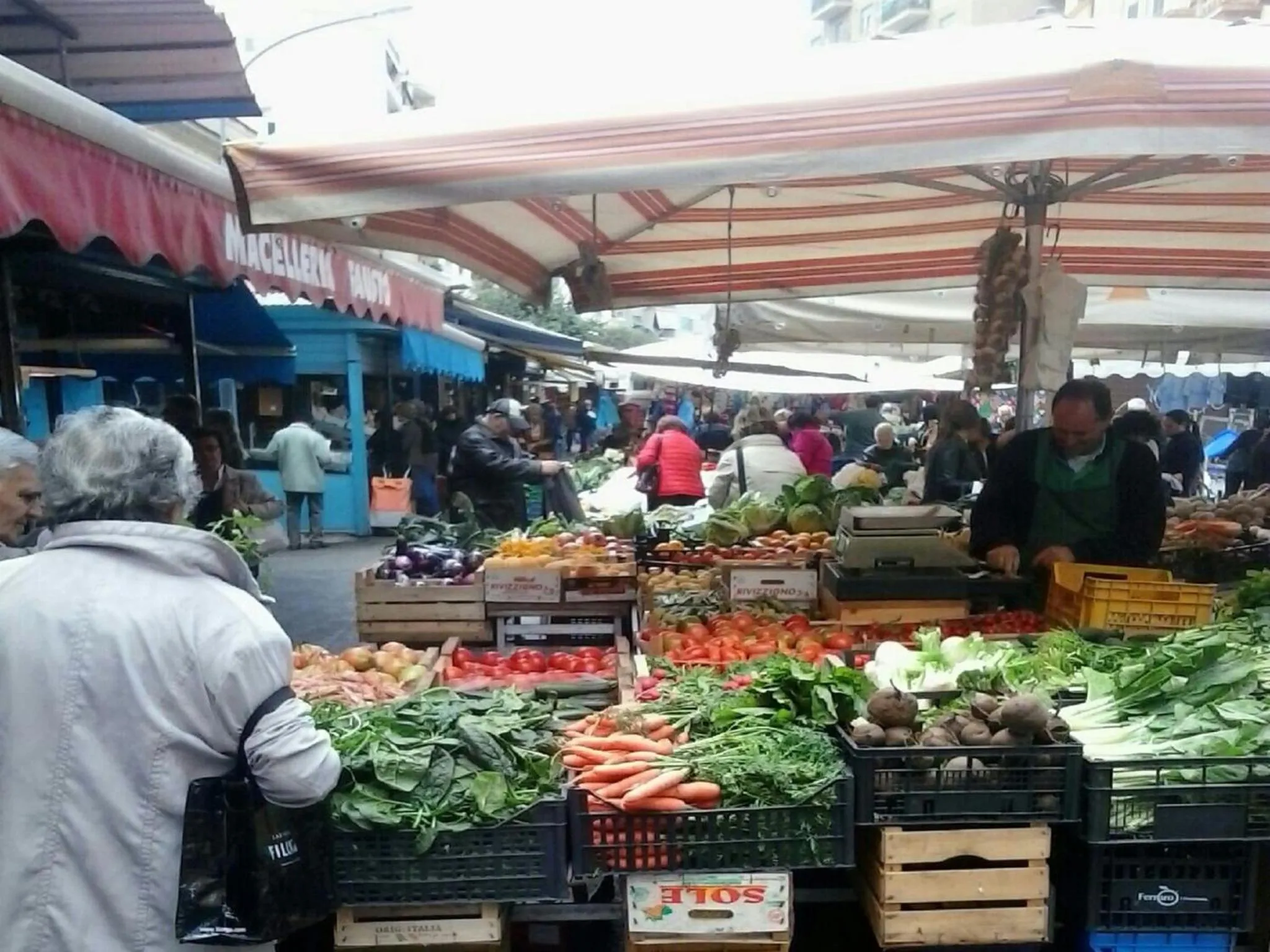 Supermarket/grocery shop in FHR-Appartamento a San Giovanni