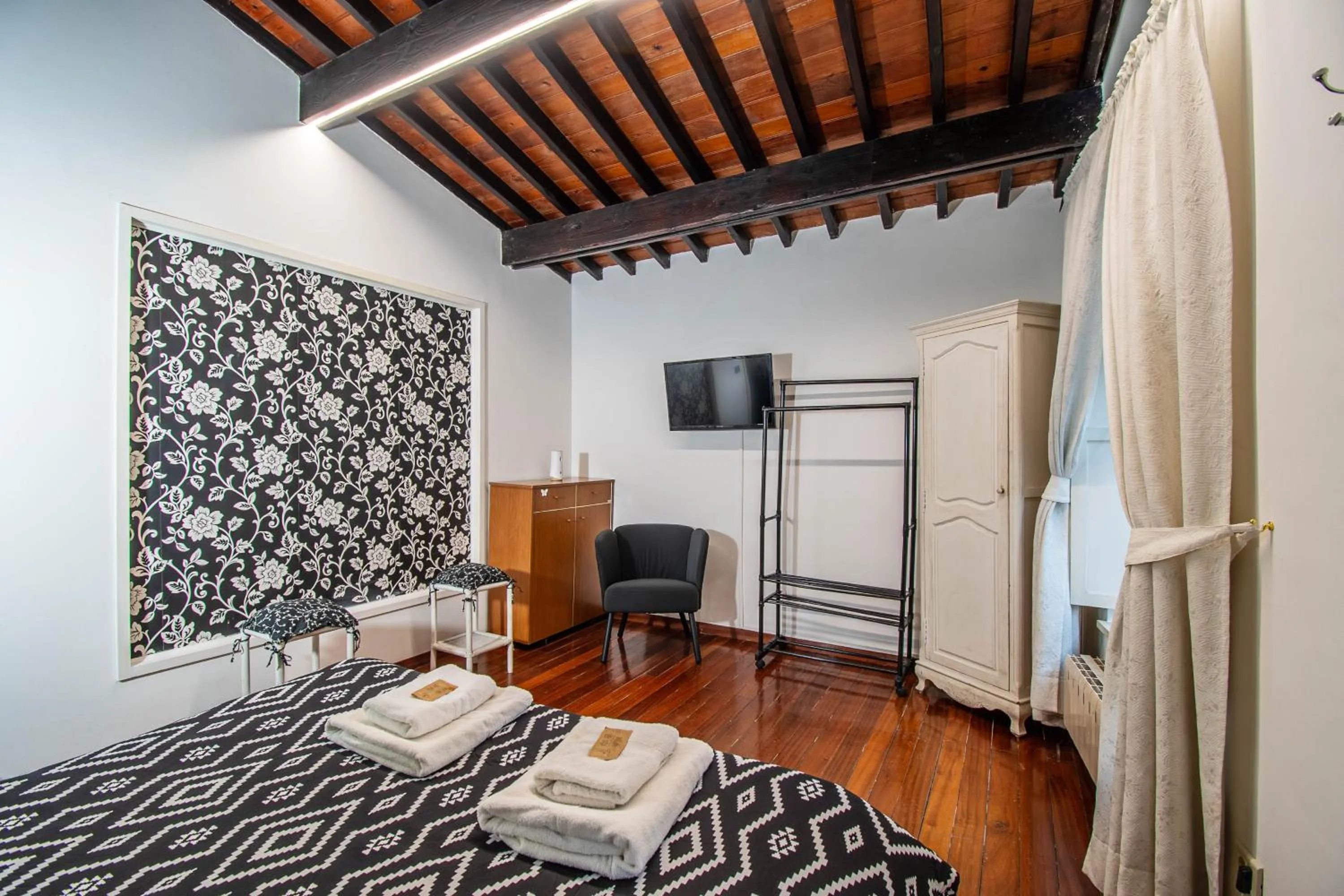 Photo of the whole room, Bed in Casa Trasteverina