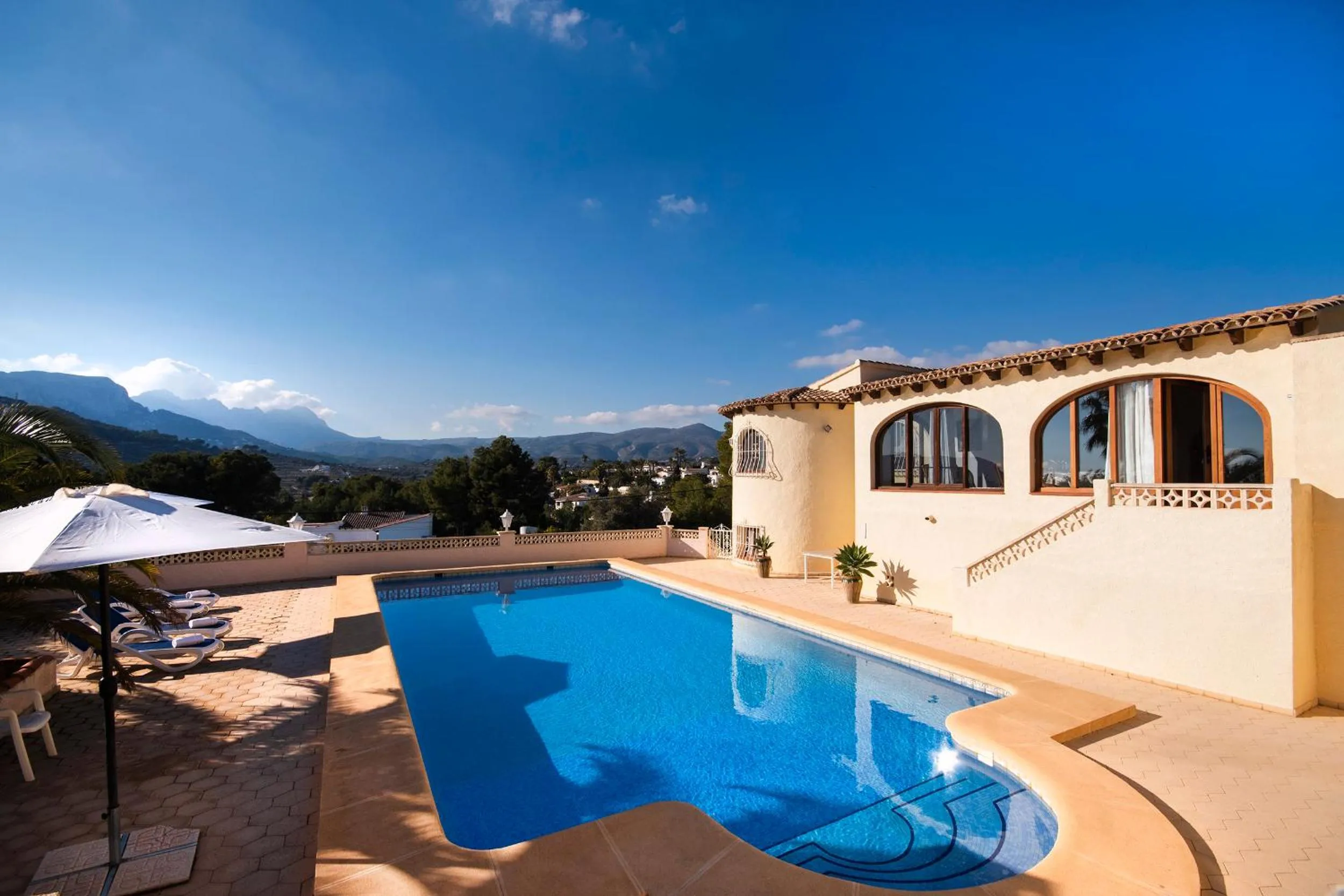 Villa Heno, Beautiful detached villa with large private pool - by Holiday Rentals Villamar