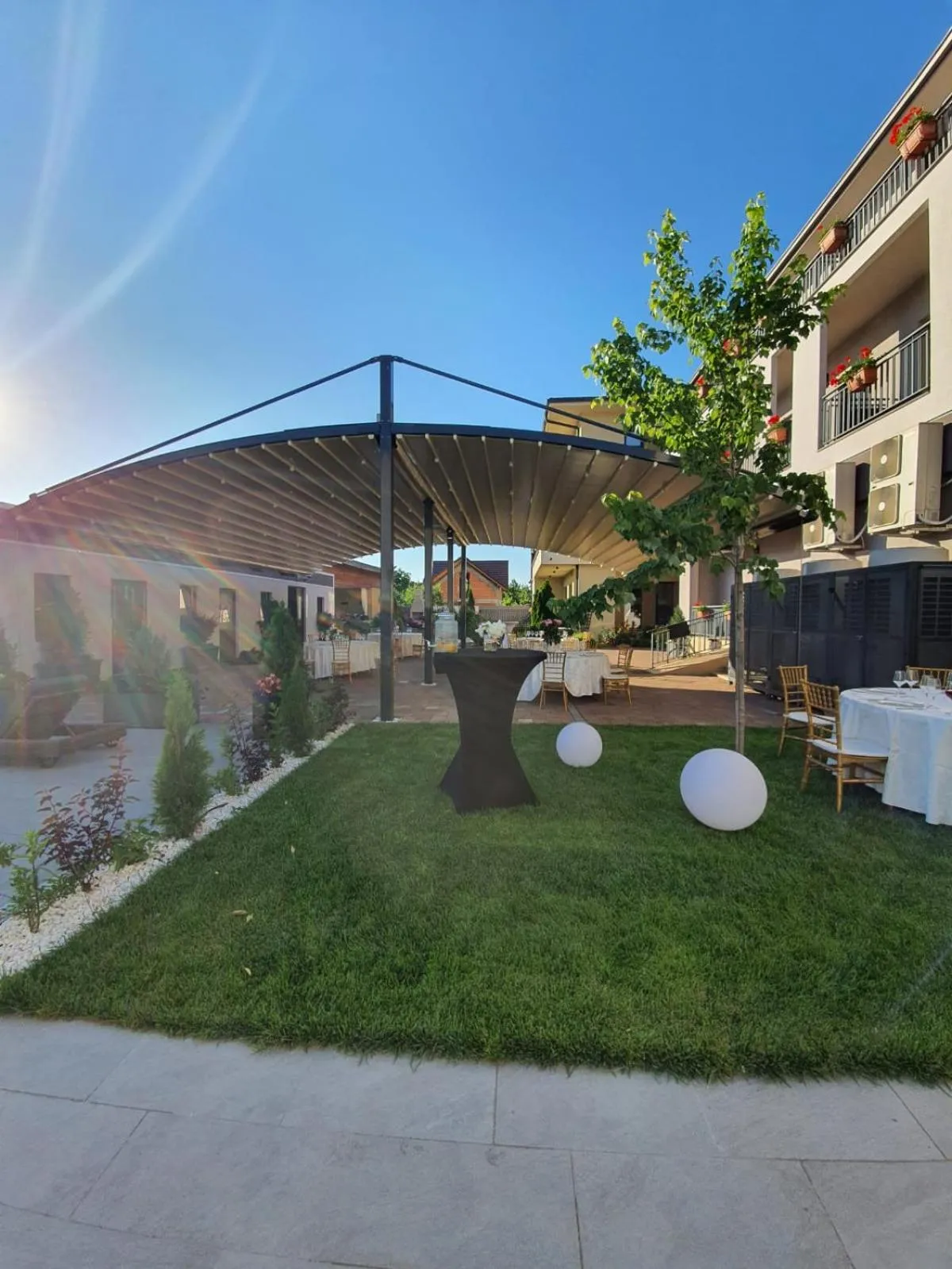 Garden in Nora Prestige