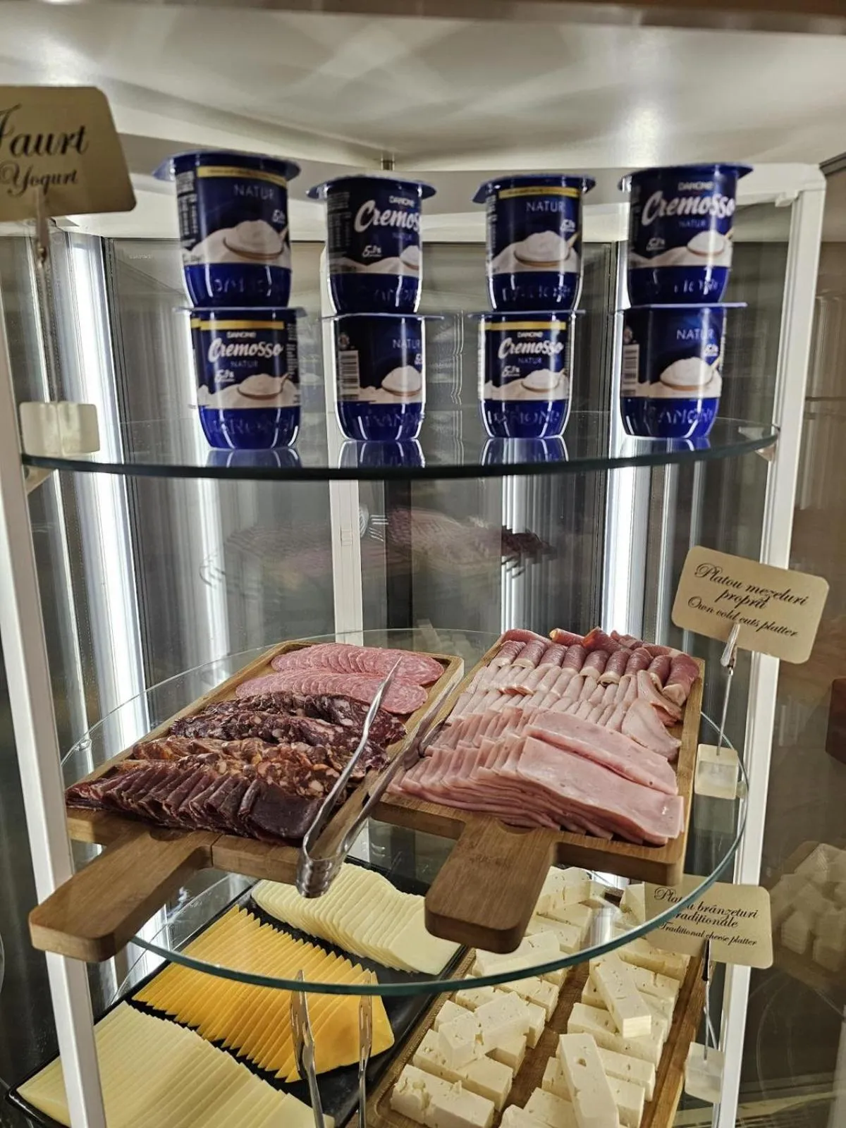 Buffet breakfast in Nora Prestige