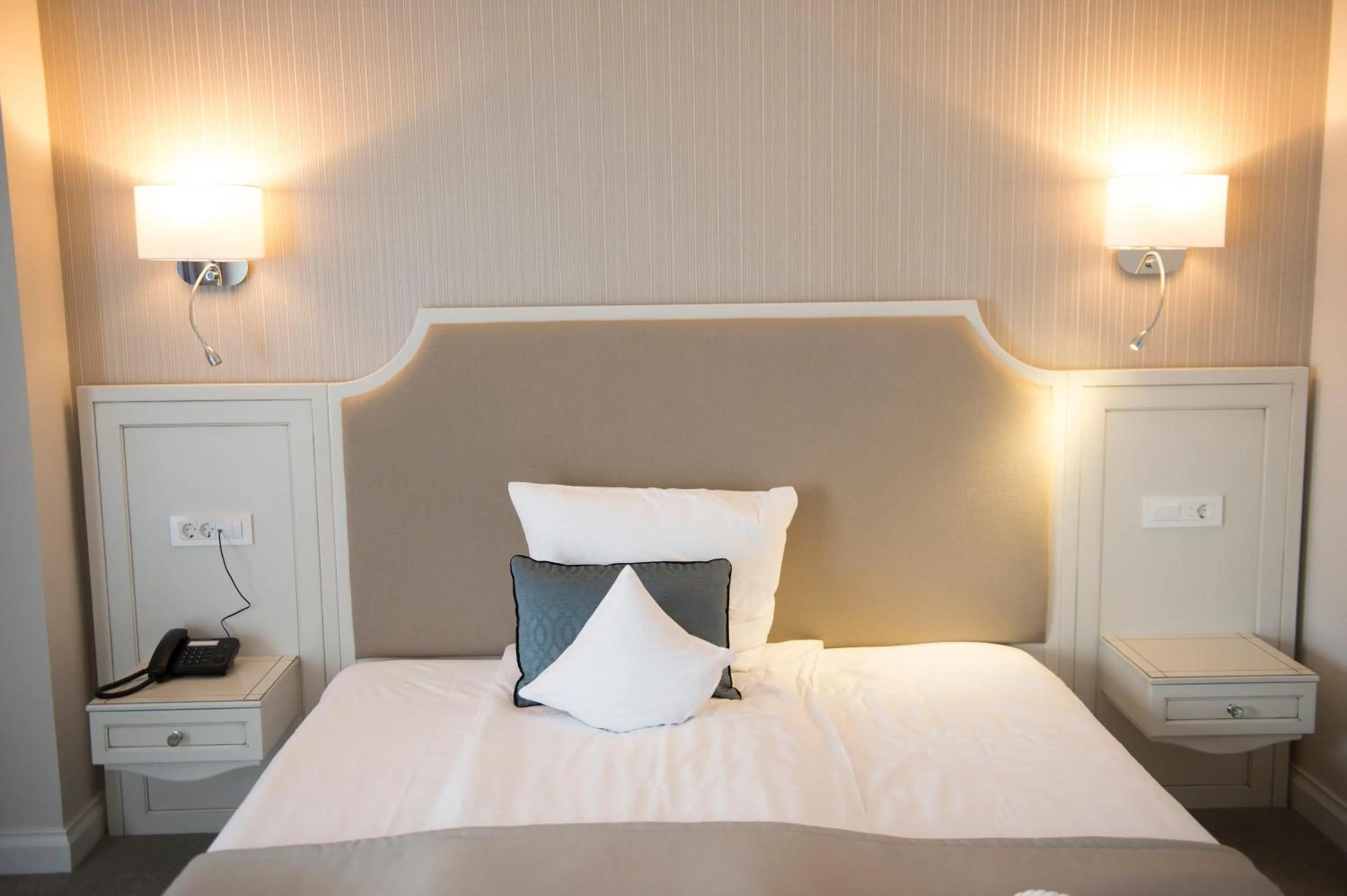 Bedroom, Bed in Nora Prestige