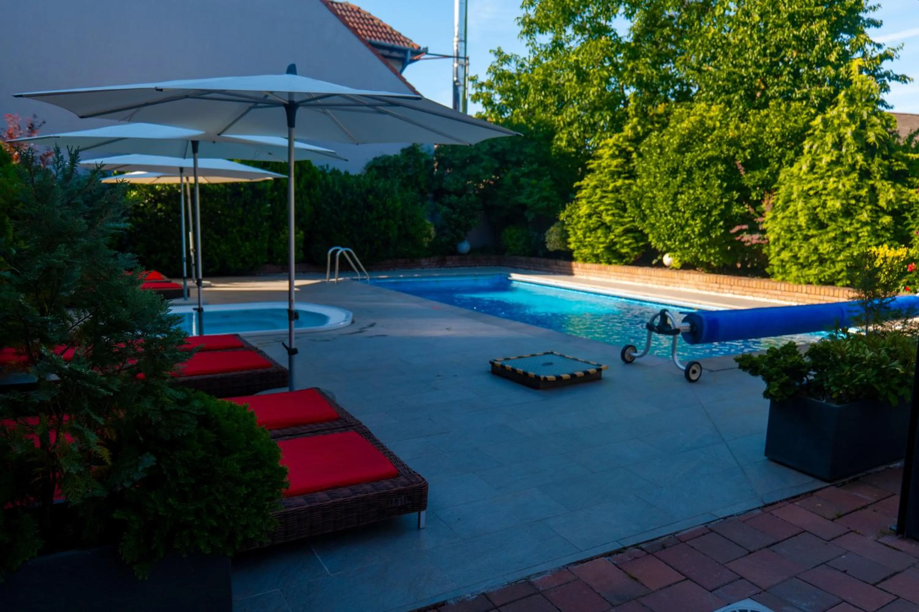 Swimming pool in Nora Prestige