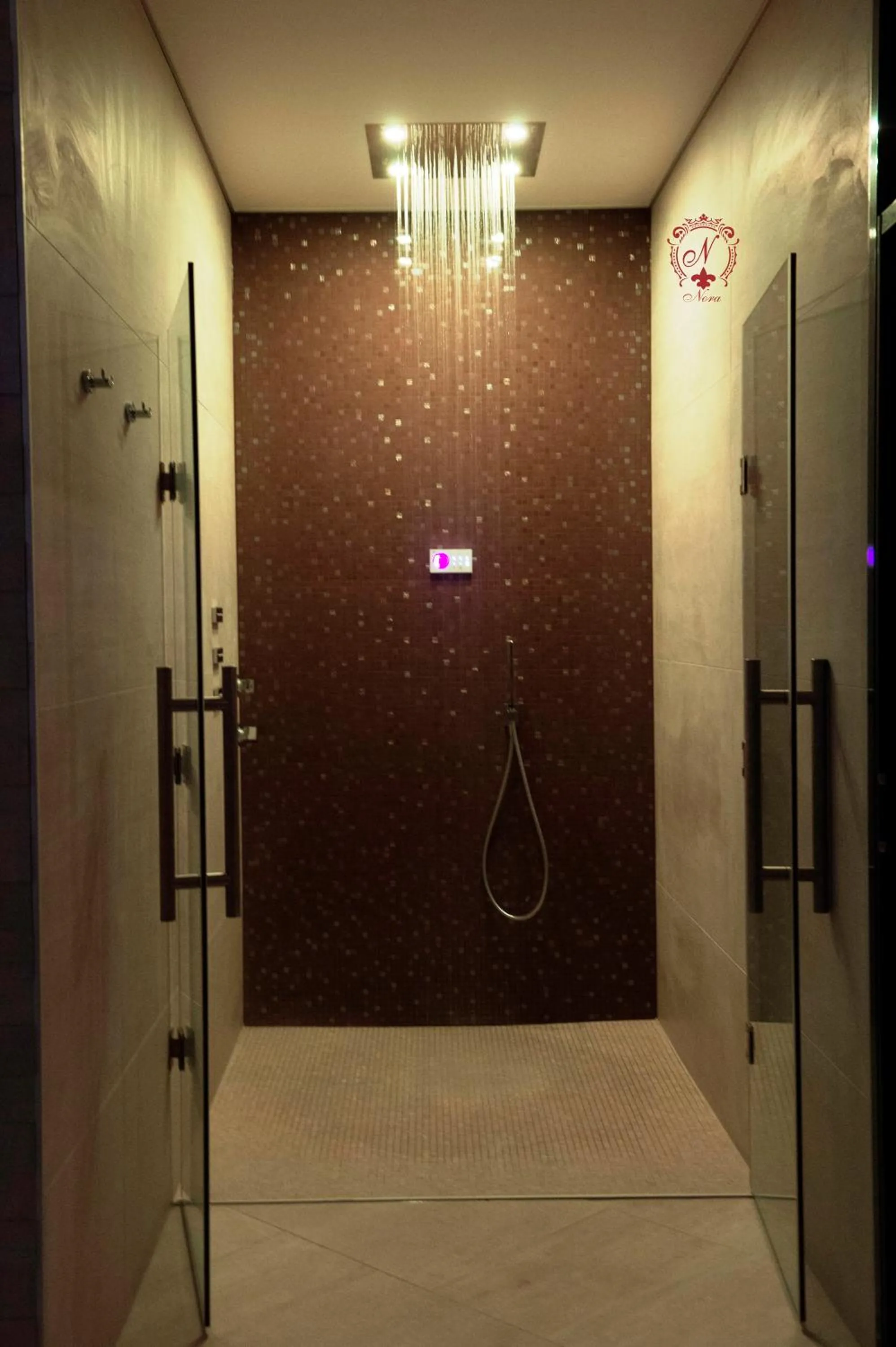 Hot Spring Bath in Nora Prestige