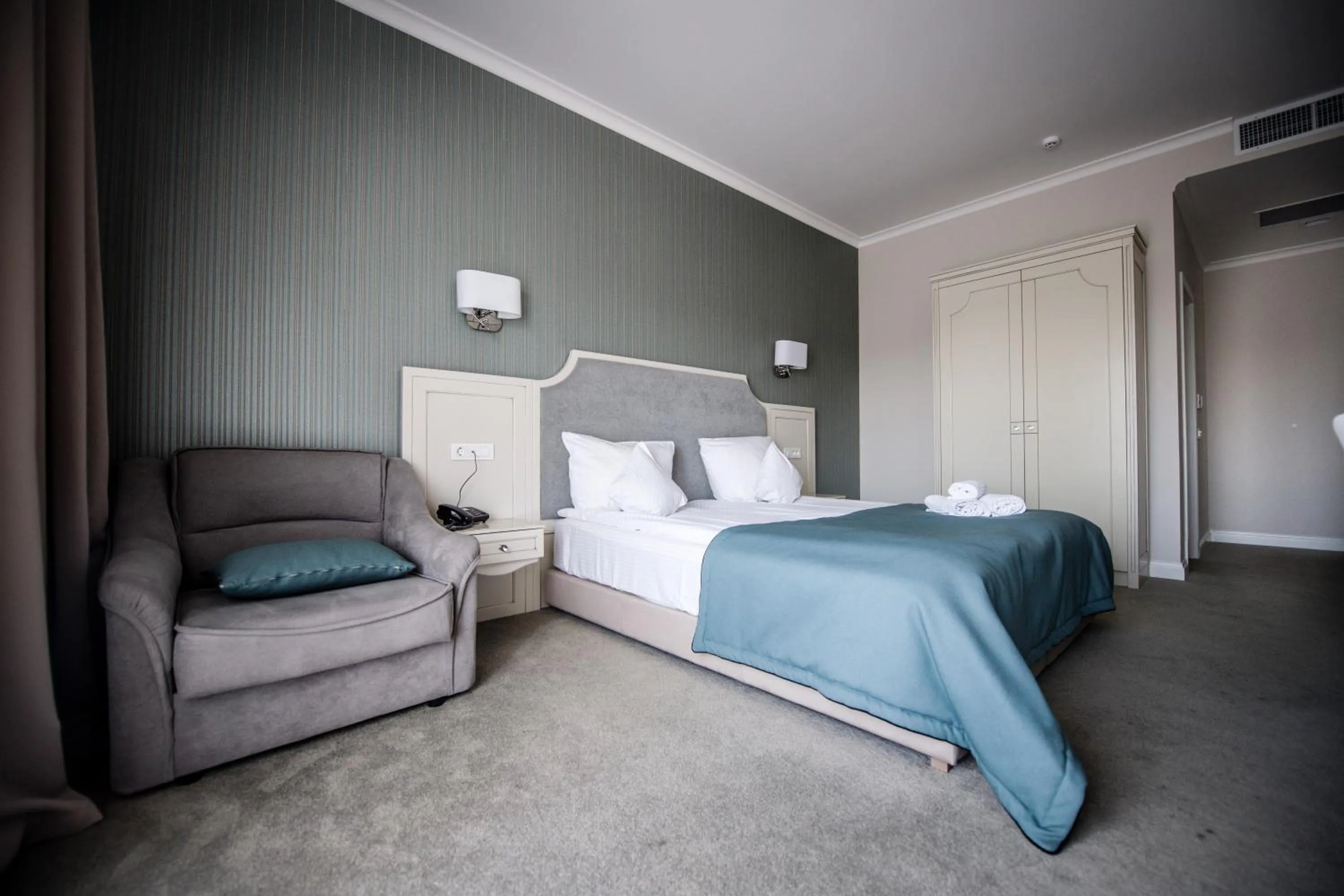 Bedroom, Bed in Nora Prestige