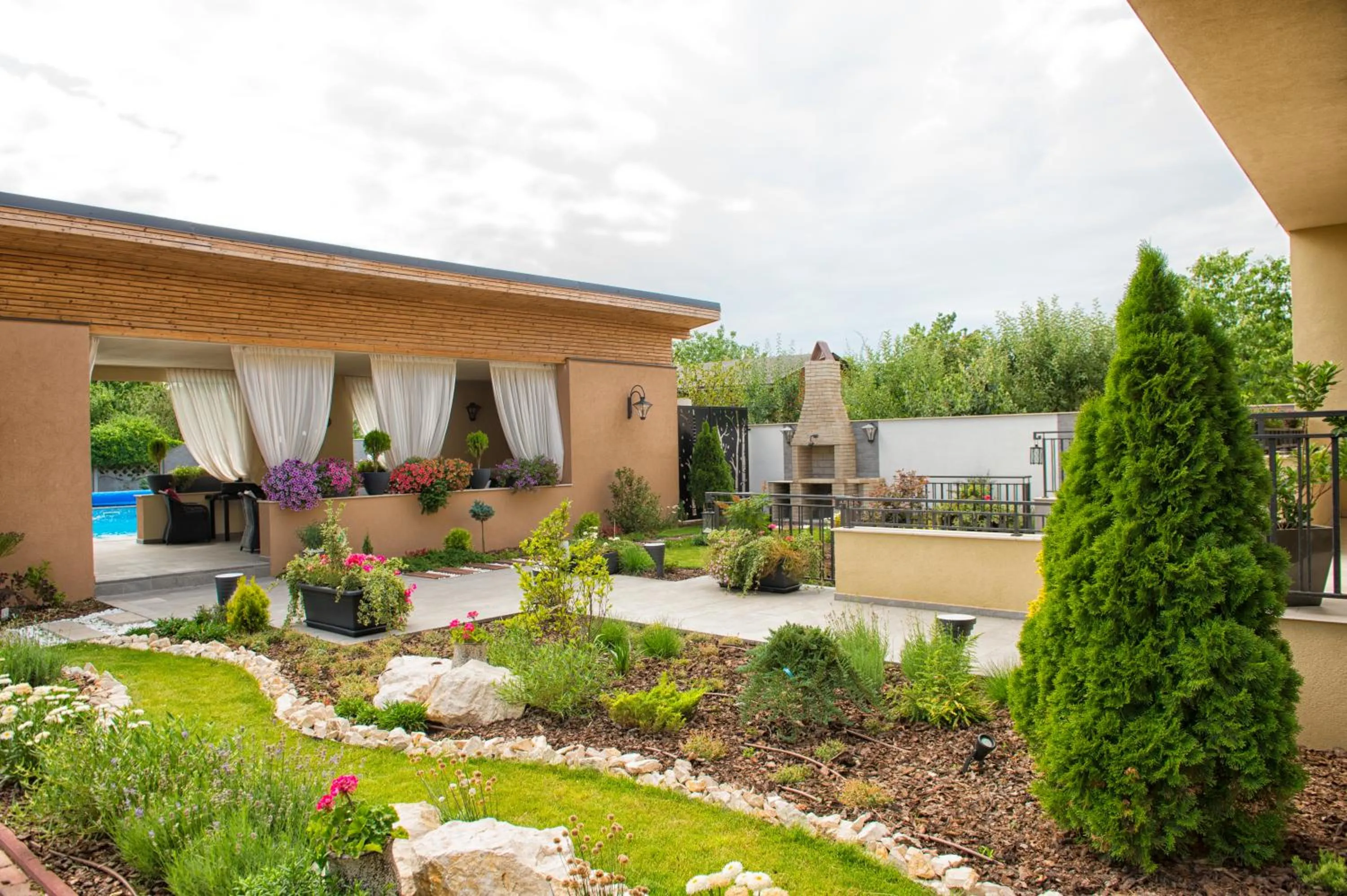 Garden in Nora Prestige