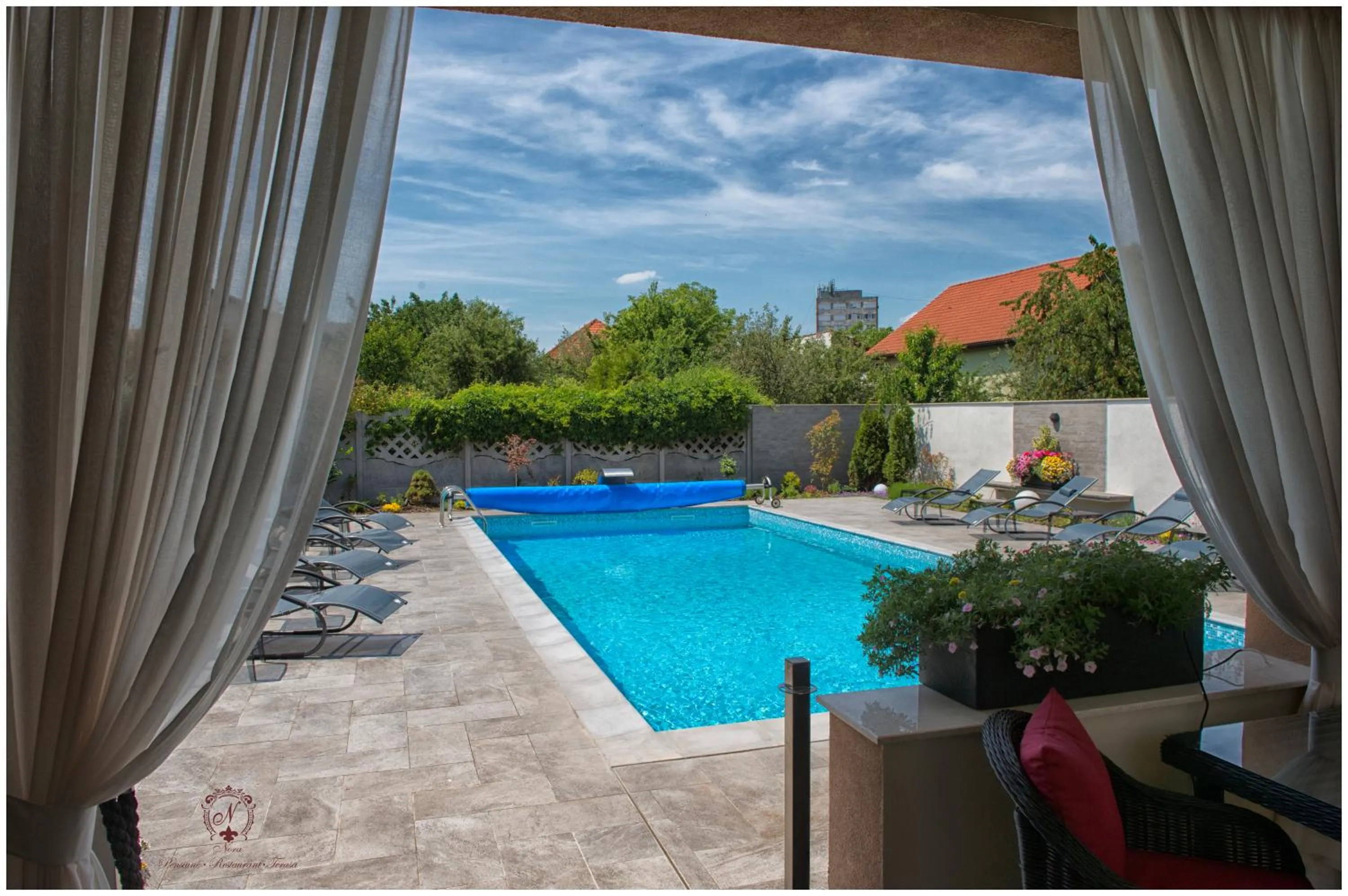 Swimming pool in Nora Prestige