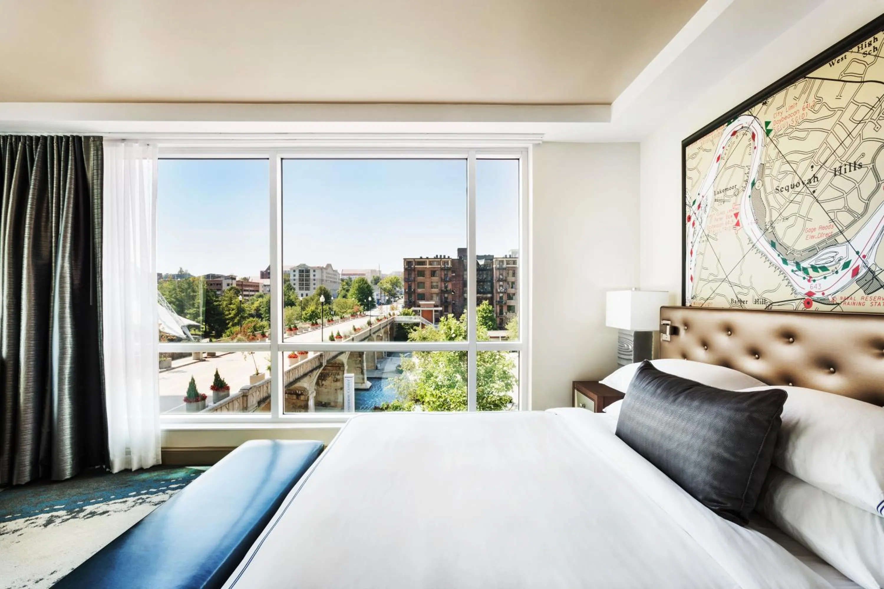 Bedroom, Bed in The TENNESSEAN Hotel