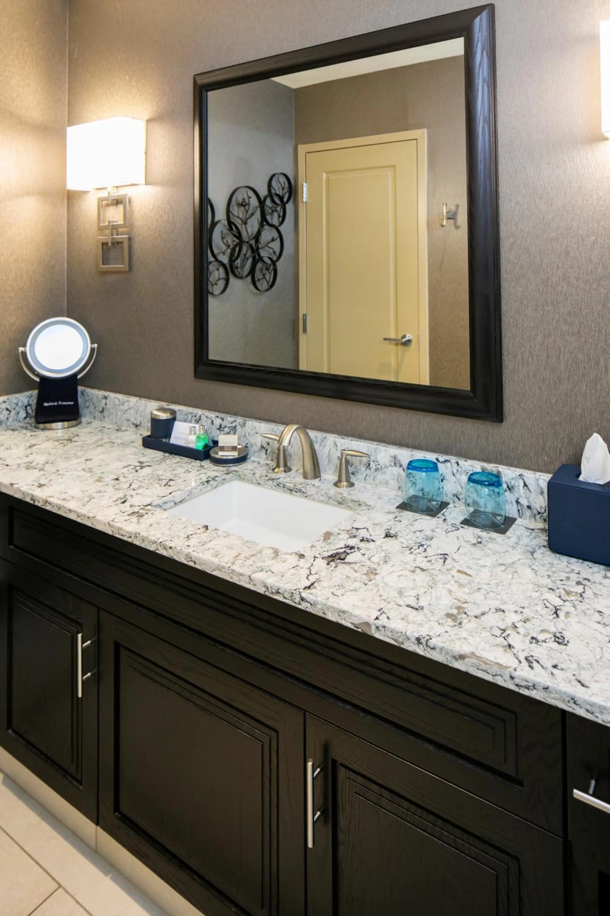 Bathroom in The TENNESSEAN Hotel