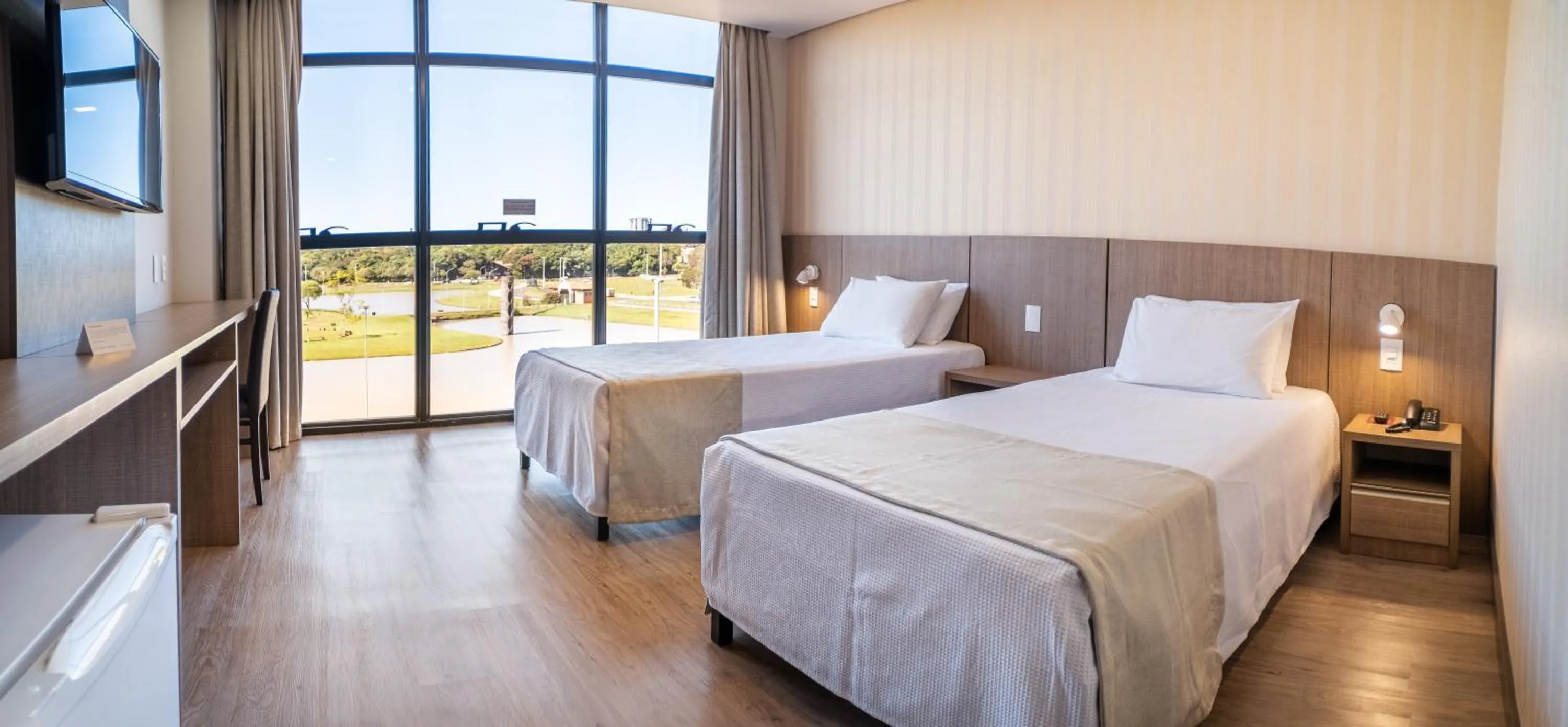 Superior Single Room with Lake View - single occupancy in Bello Hotel