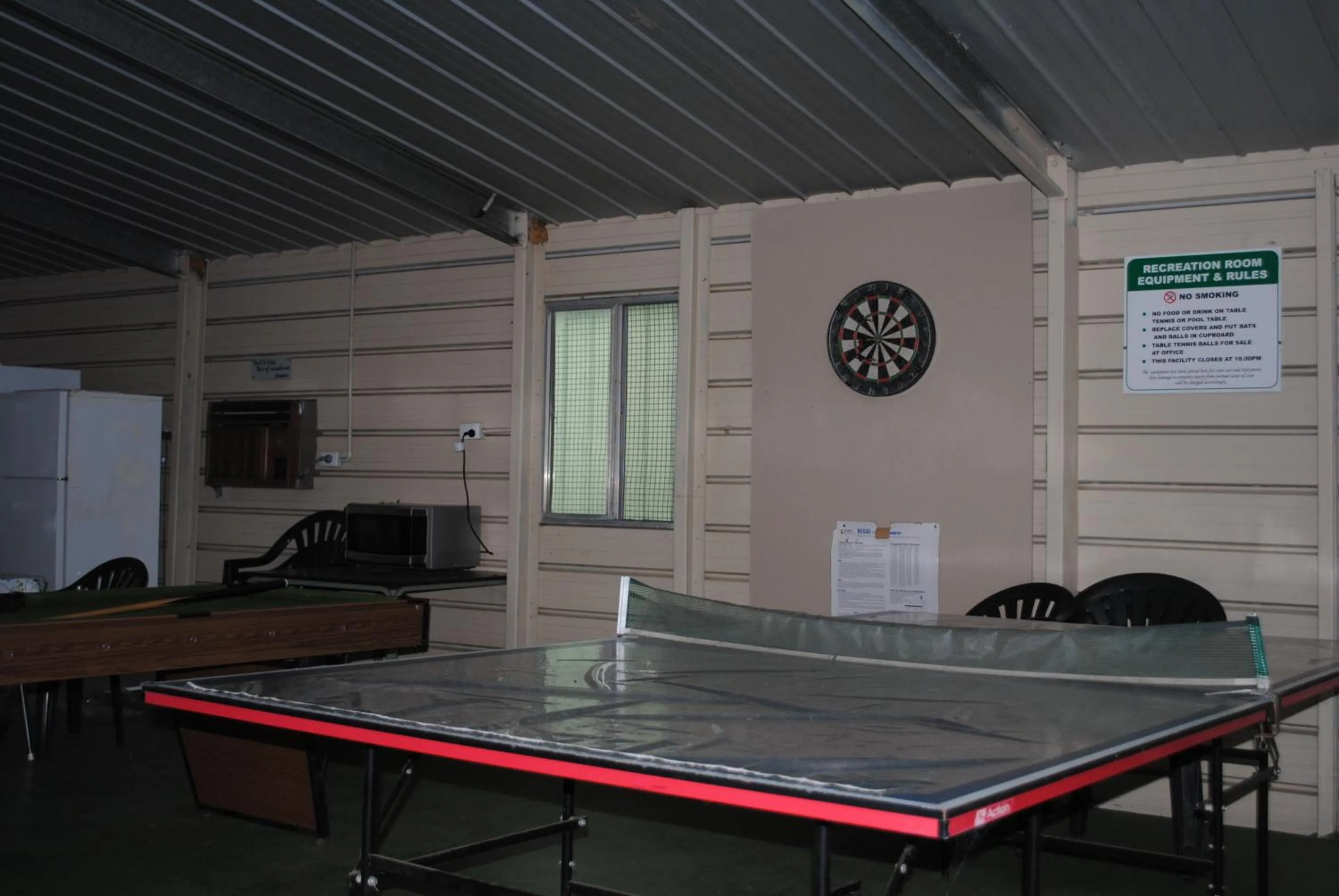 Communal lounge/ TV room in Padthaway Caravan Park