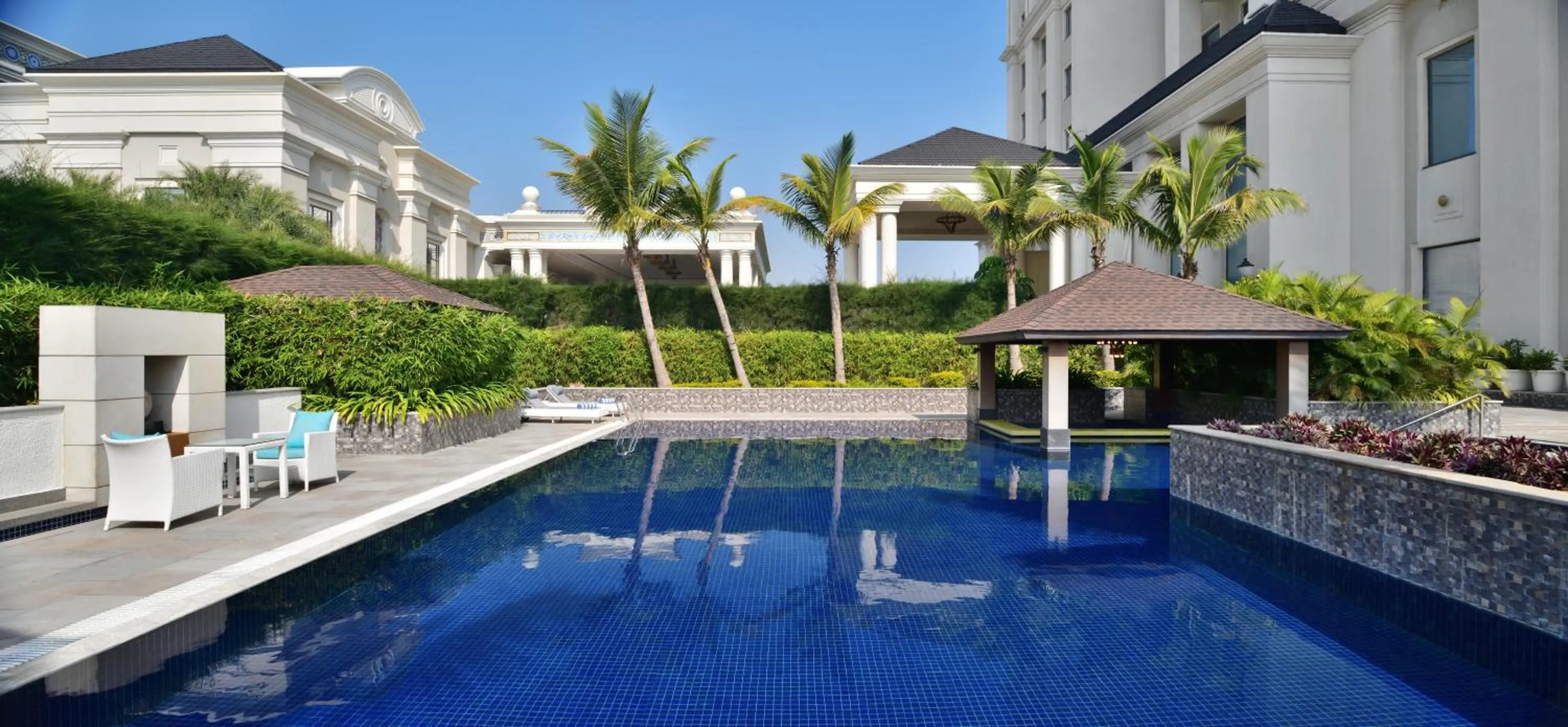 Swimming pool in Sheraton Grand Palace Indore