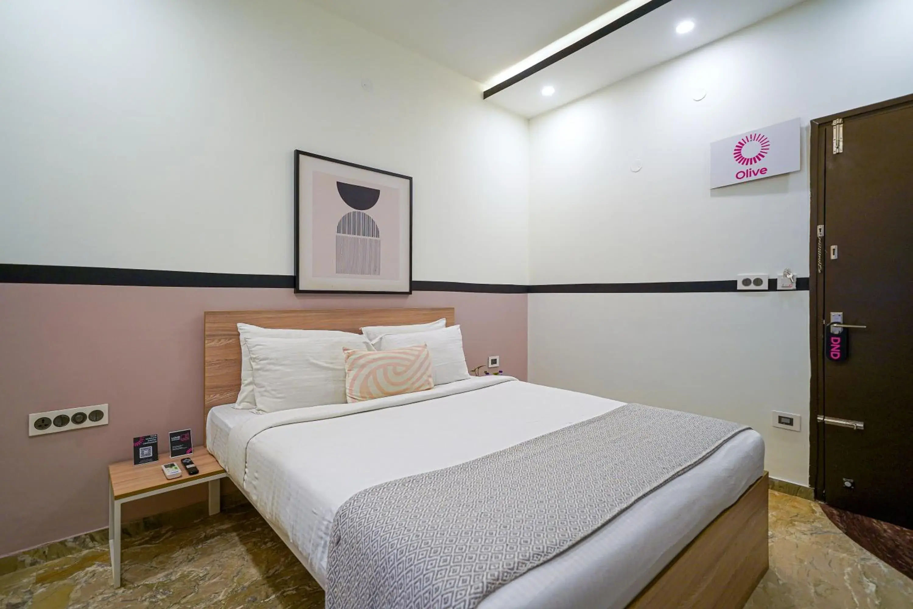 Bed in Olive Zip Golflinks by Embassy Group Bed in Olive Zip Golflinks by Embassy Group