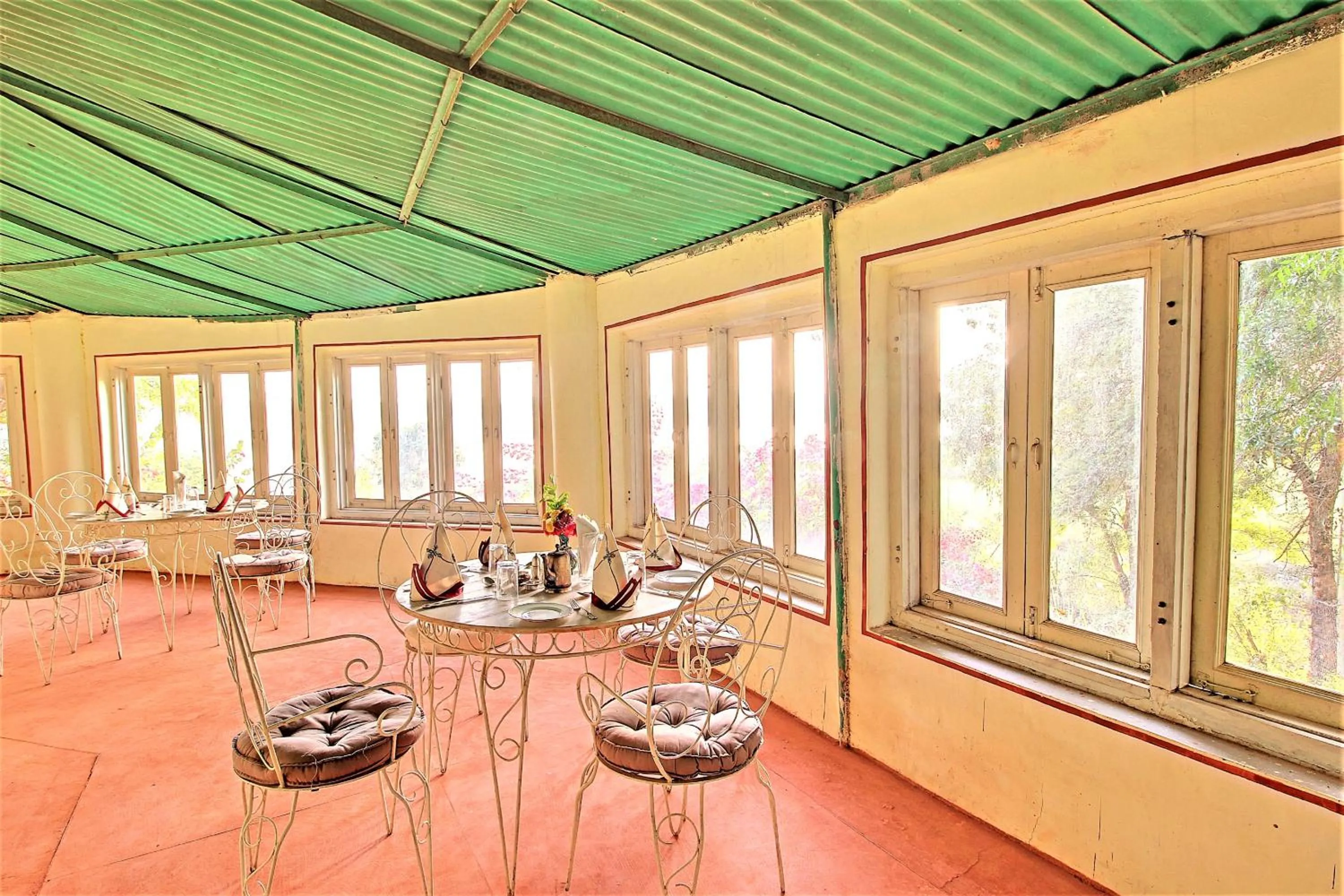 Restaurant/places to eat in Bhadrawati - A Riverside Safari Lodge Ranthambore