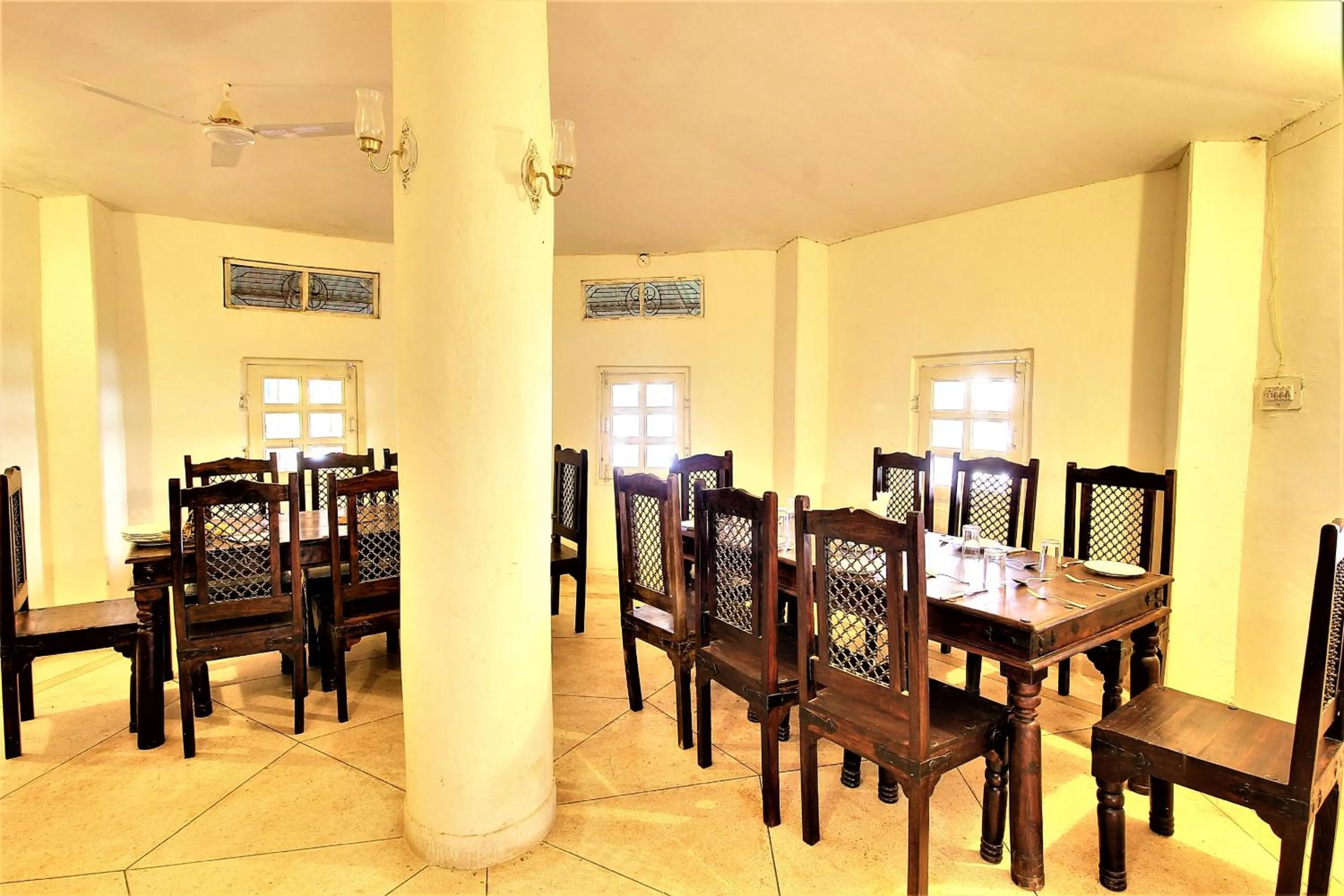 Restaurant/places to eat in Bhadrawati - A Riverside Safari Lodge Ranthambore