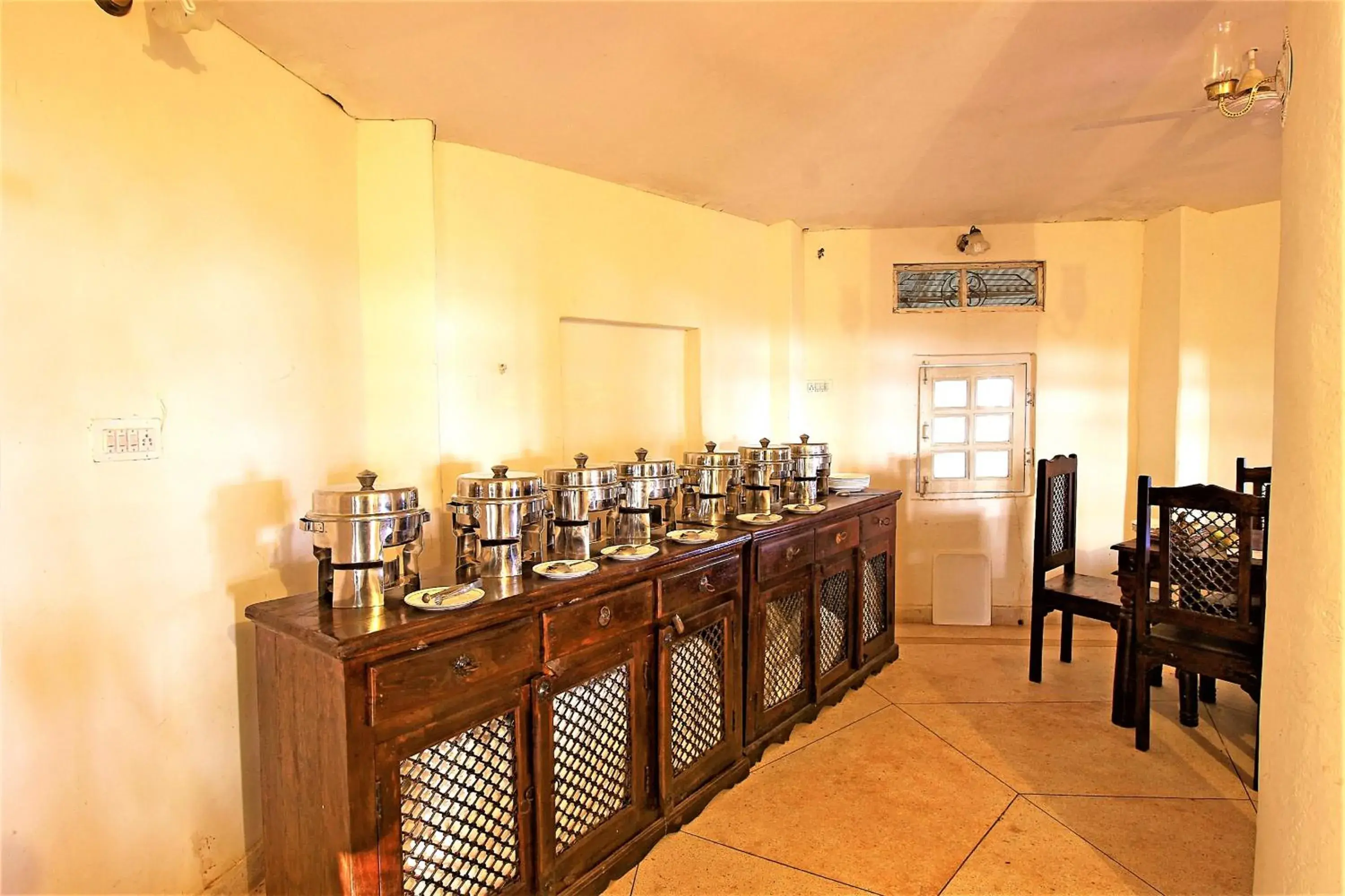 Restaurant/places to eat in Bhadrawati - A Riverside Safari Lodge Ranthambore Restaurant/places to eat in Bhadrawati - A Riverside Safari Lodge Ranthambore