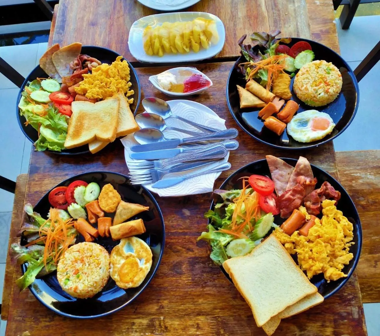 Continental breakfast in Hotel De Nara