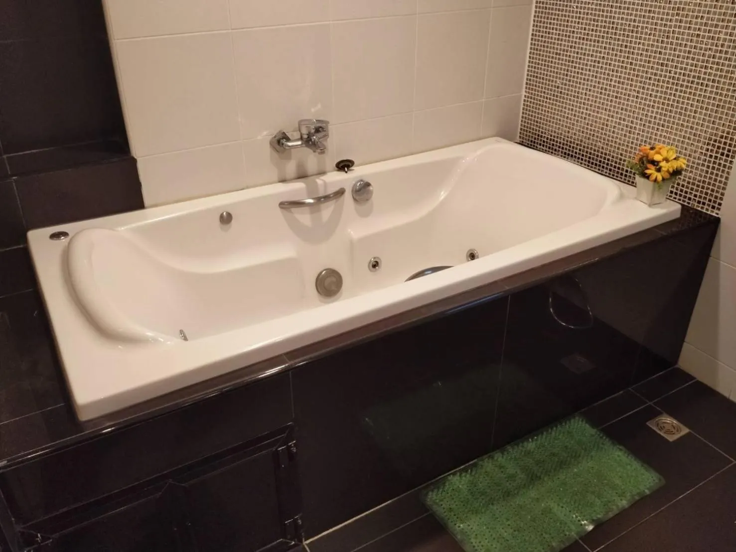 Bathroom in Hotel De Nara