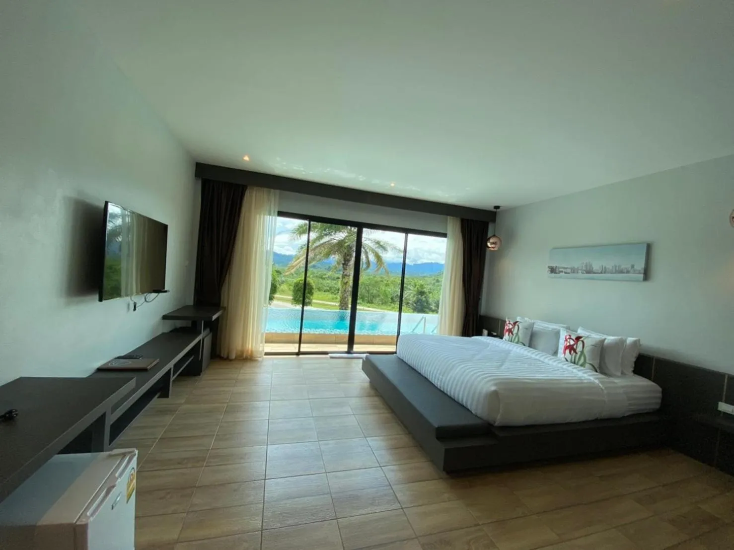 Photo of the whole room, Bed in Belong Jin The Dam Hotel And Resort