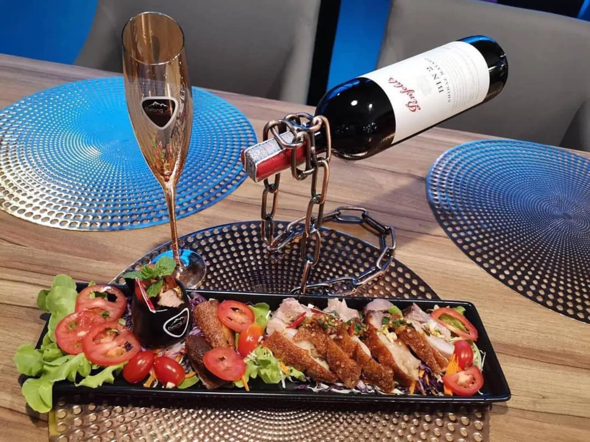 Food and drinks in Belong Jin The Dam Hotel And Resort Food and drinks in Belong Jin The Dam Hotel And Resort