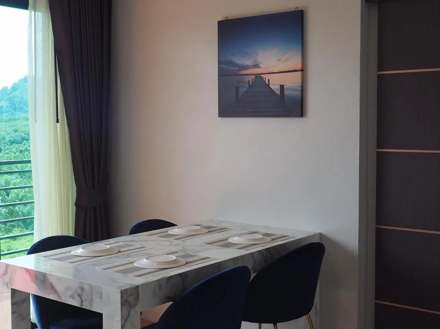 Dining area in Belong Jin The Dam Hotel And Resort