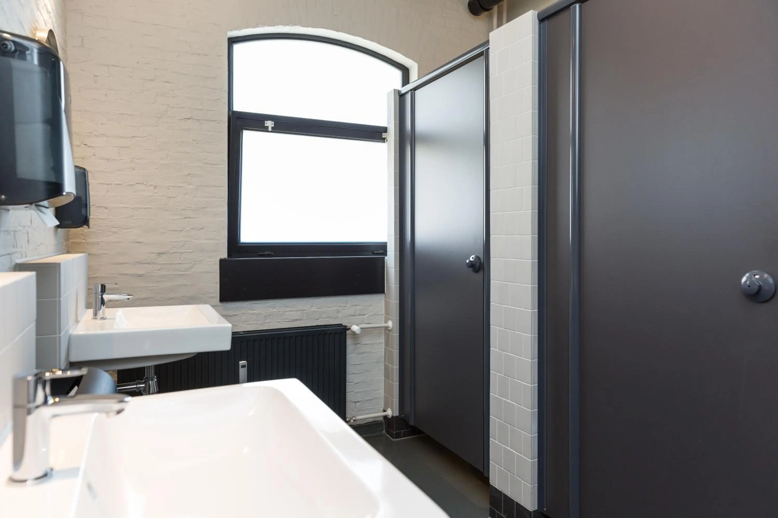 Toilet, Bed in Alibi Hostel Leeuwarden