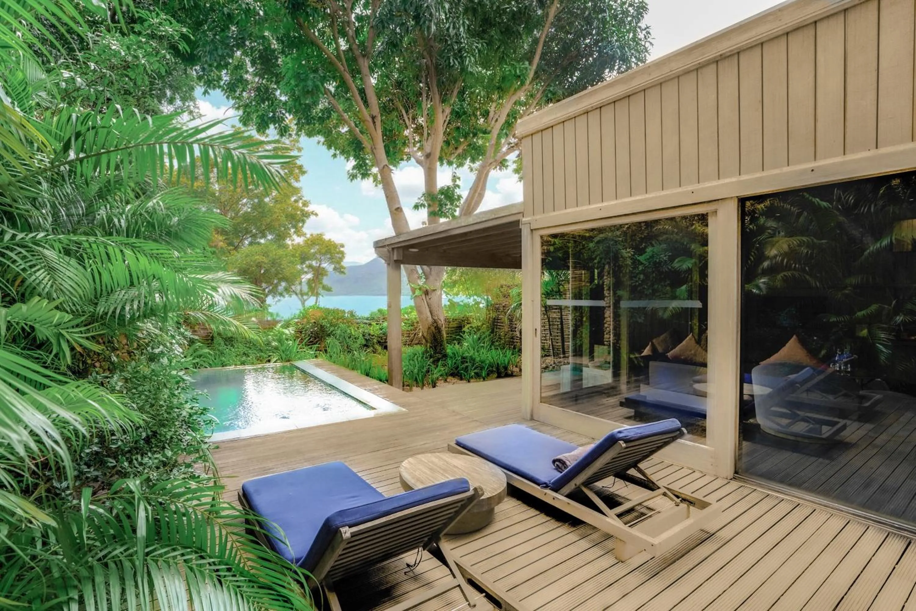 Swimming pool in An Lam Retreats Ninh Van Bay