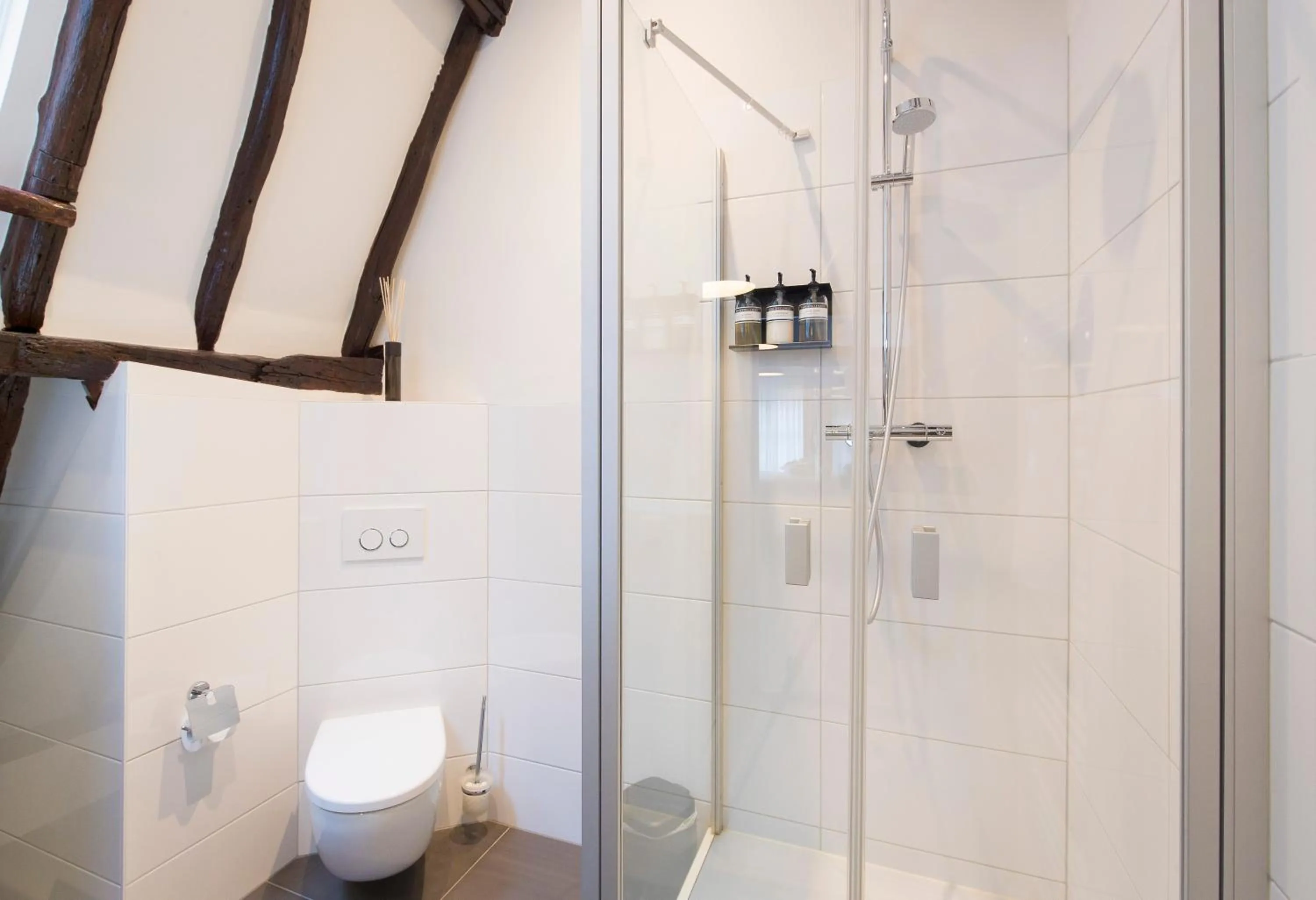 Shower in Uylenhof Hotel