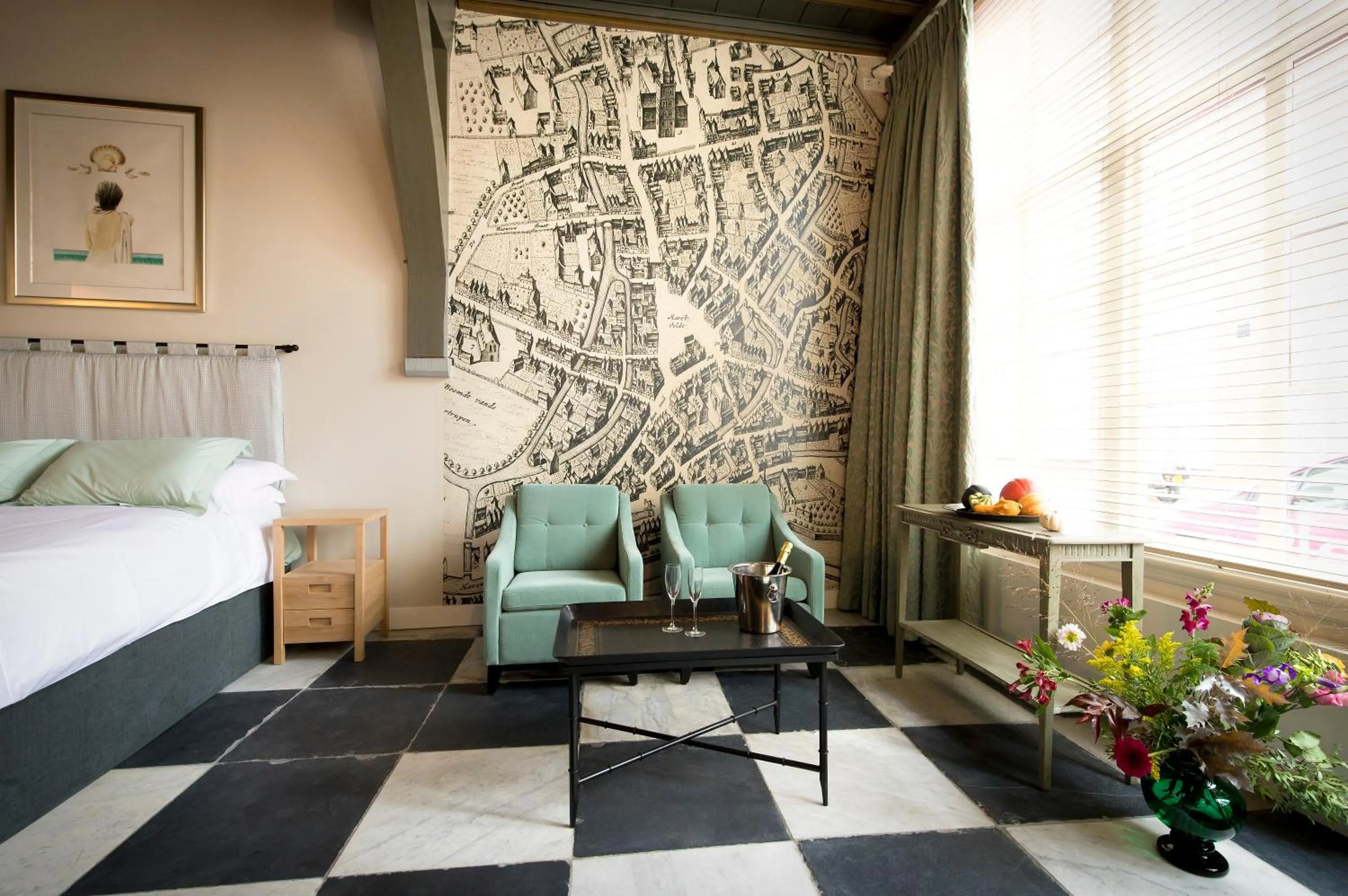 Seating area, Bed in Uylenhof Hotel