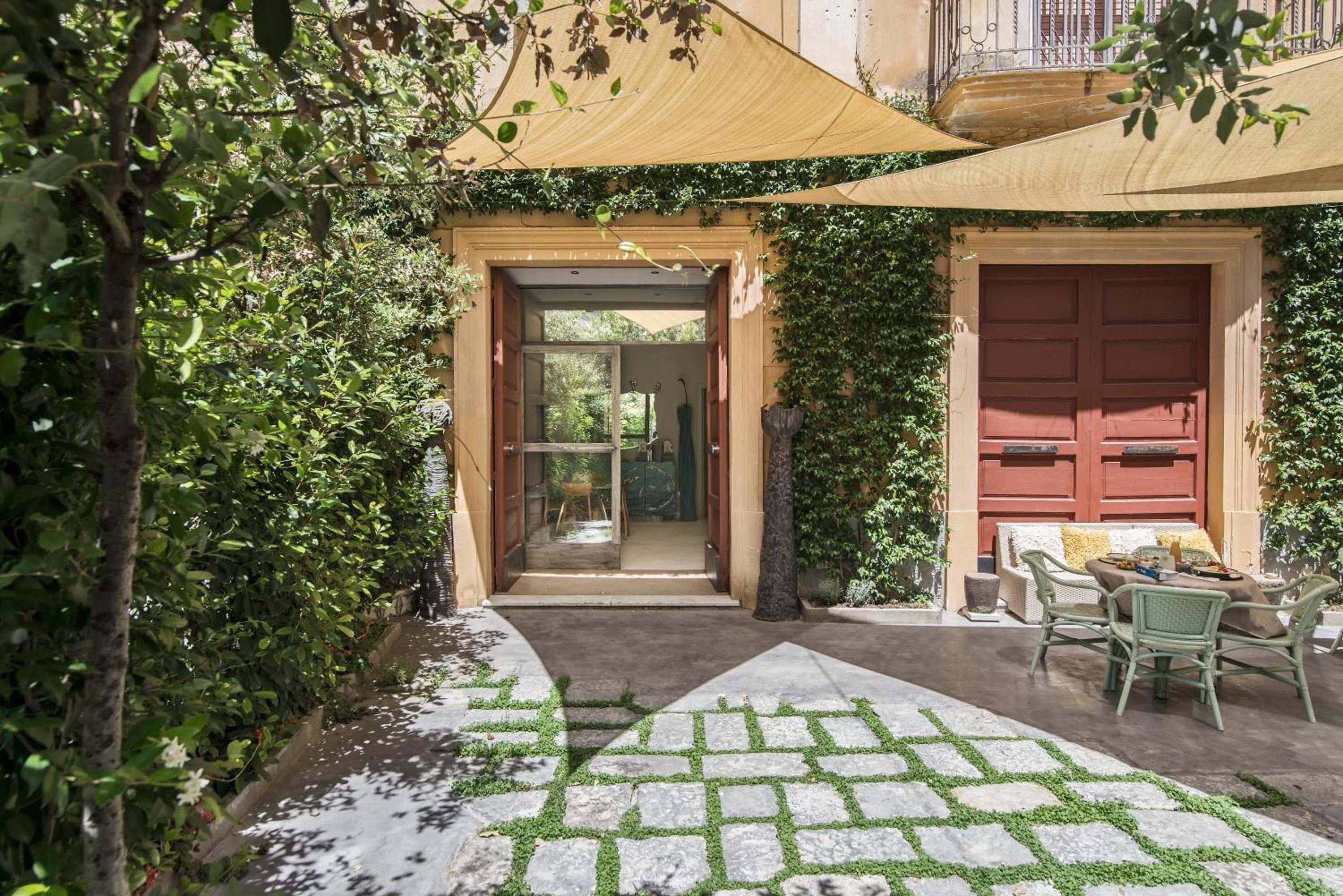 Garden in Atelier Inès Arts & Suites