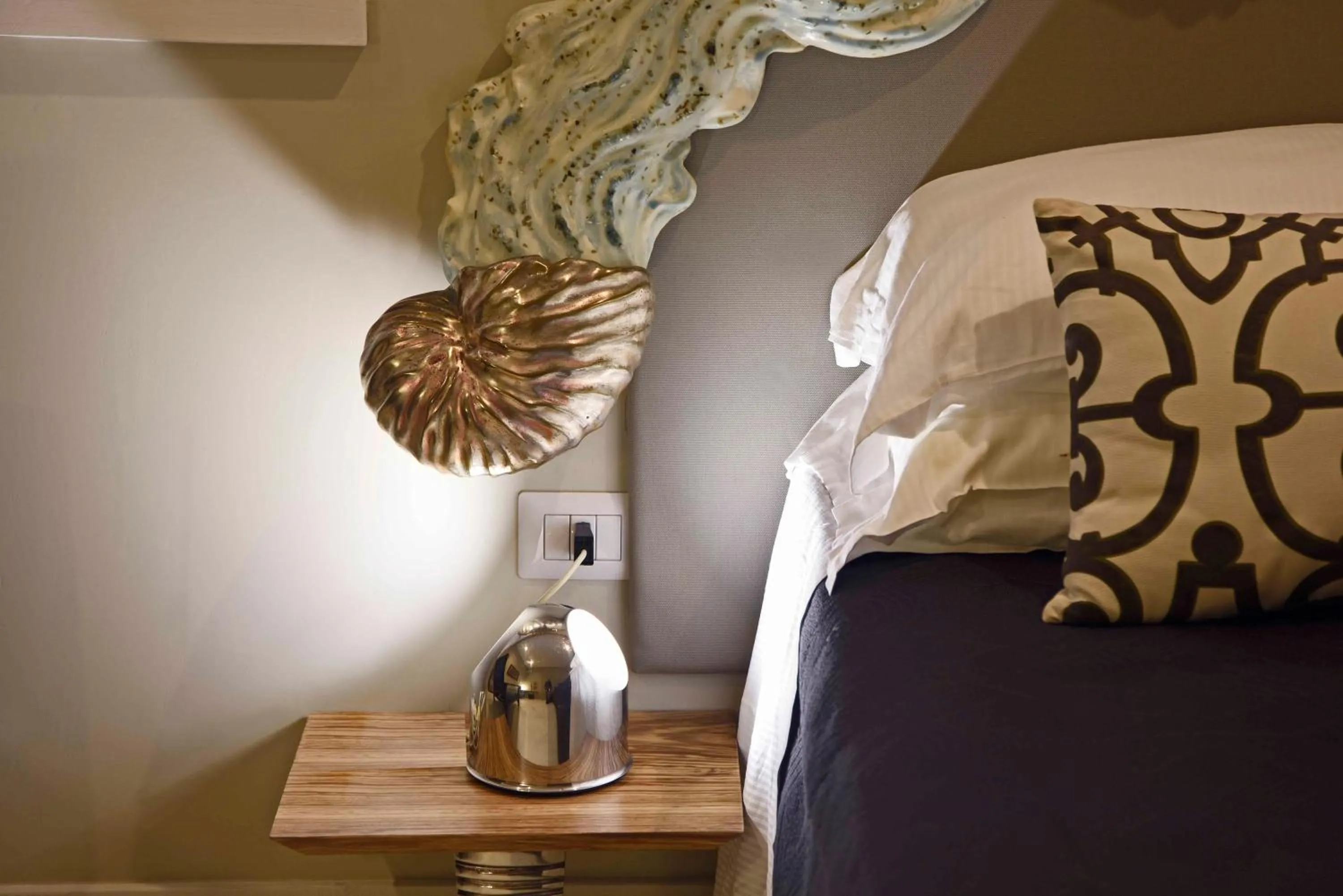 Decorative detail, Bed in Atelier Inès Arts & Suites