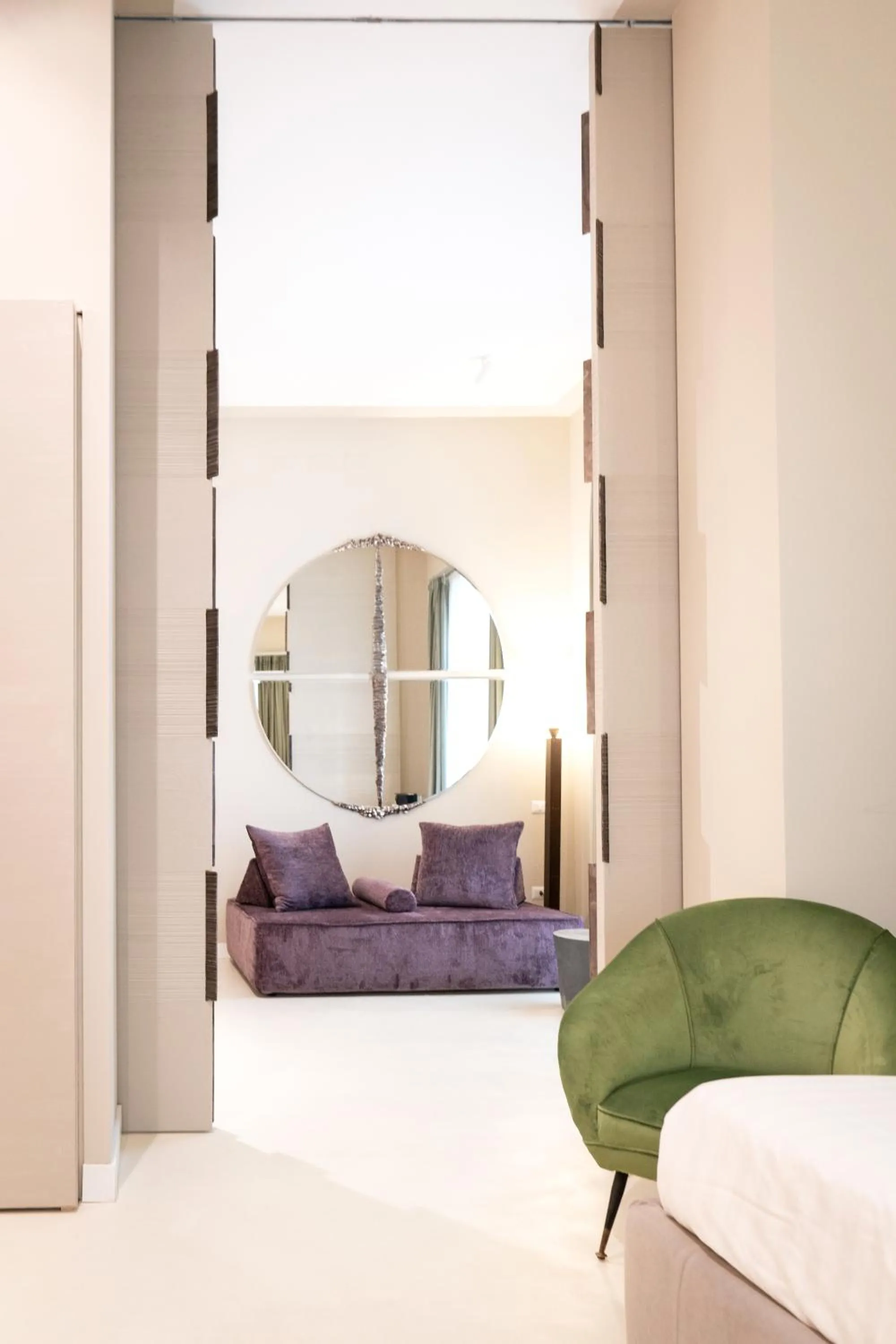 Bed in Atelier Inès Arts & Suites