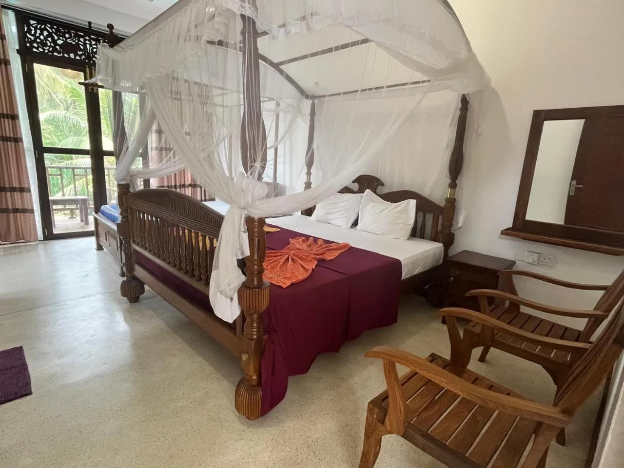 Bedroom, Bed in Windy Garden