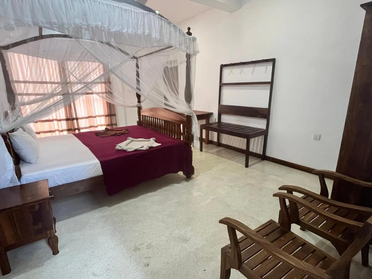 Bedroom, Bed in Windy Garden