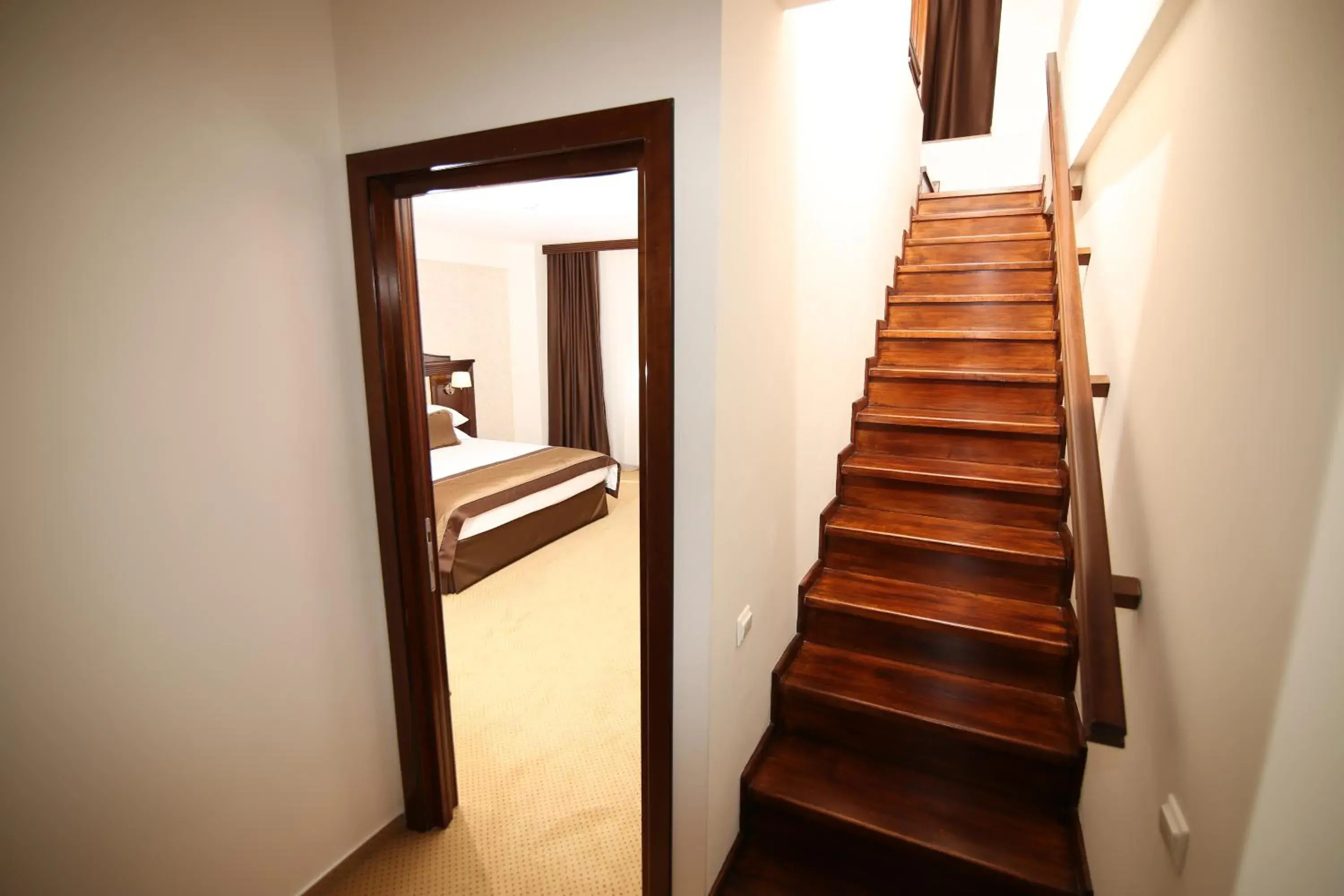 DUPLEX 4* CU TERASA SI JACUZZI EXTERIOR INCALZIT in Hotel Carmen DUPLEX 4* CU TERASA SI JACUZZI EXTERIOR INCALZIT in Hotel Carmen