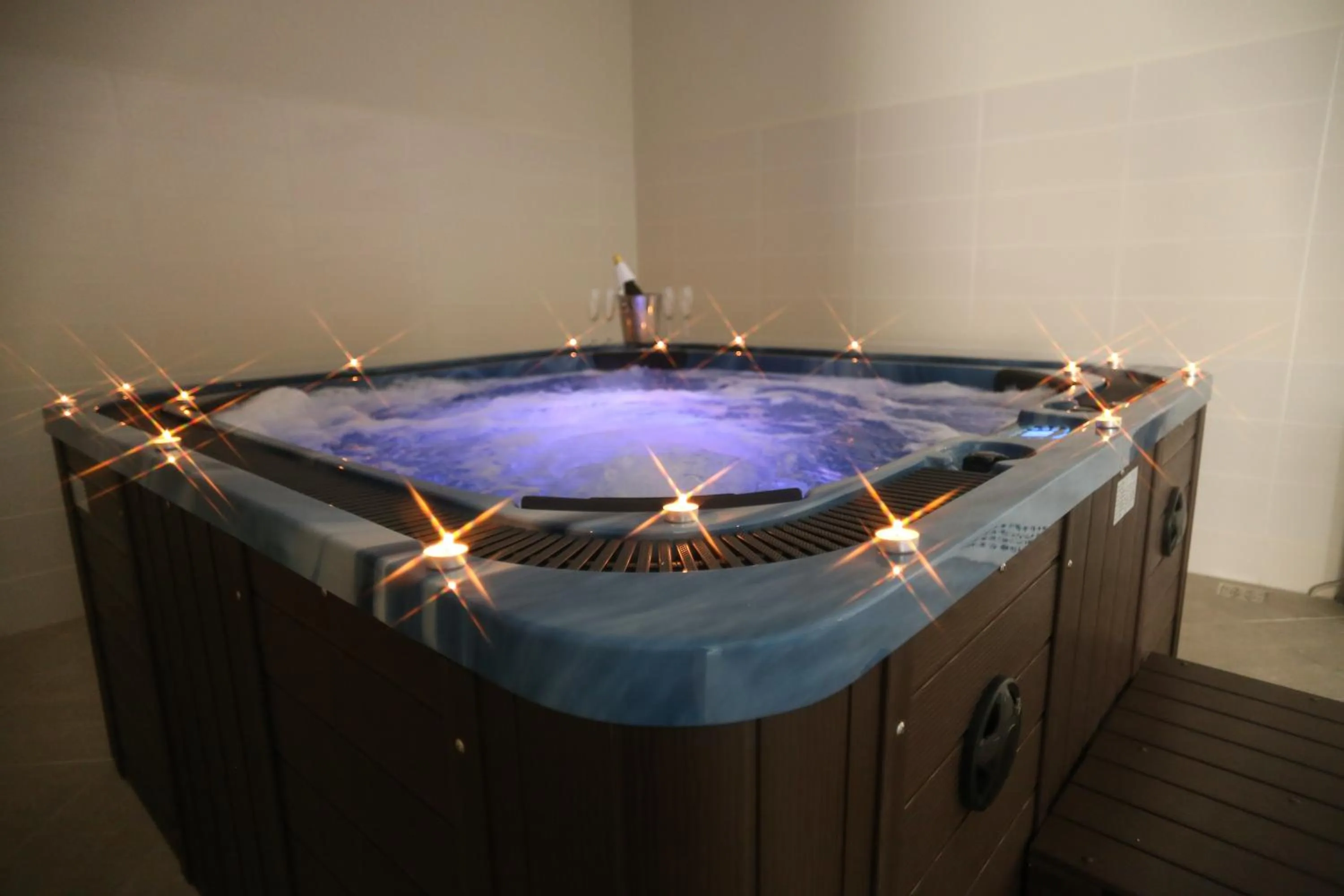 Hot Tub in Hotel Carmen