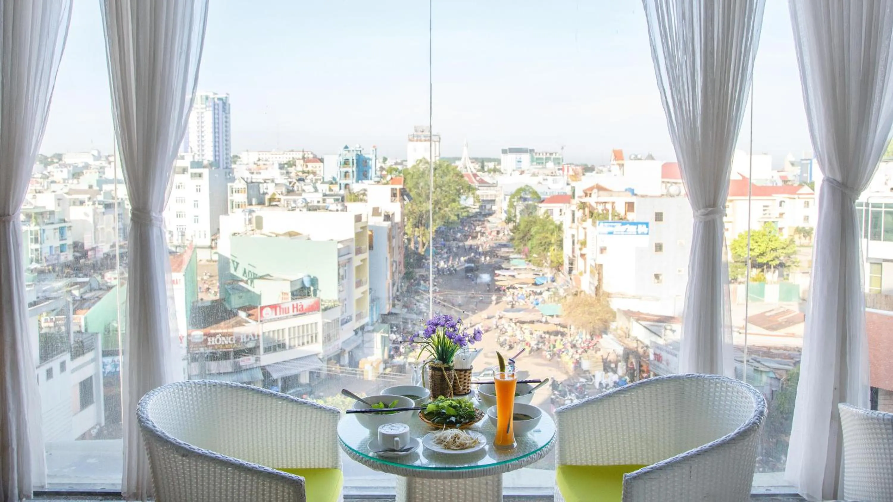 Restaurant/places to eat in Tre Xanh Hotel