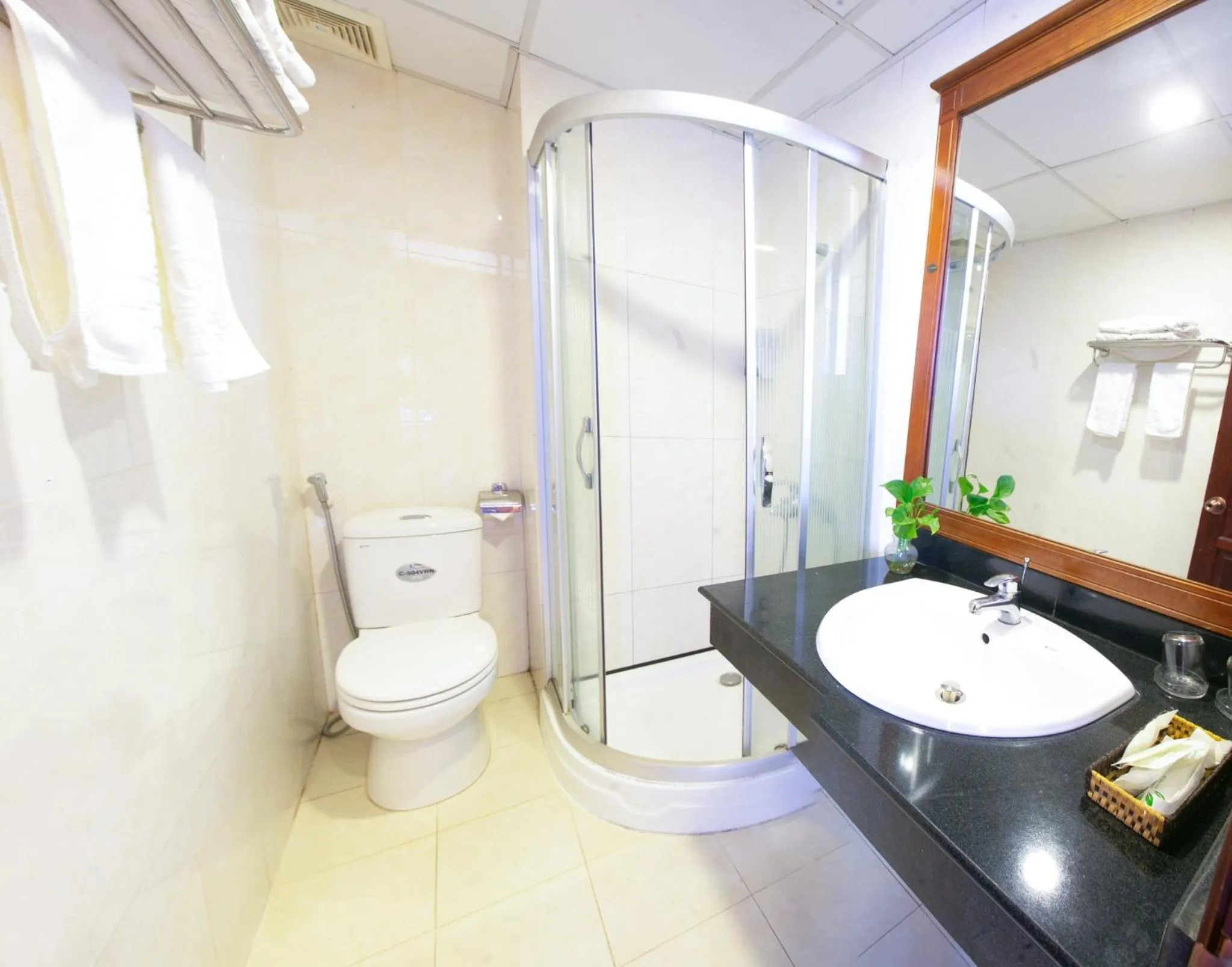 Shower in Tre Xanh Hotel