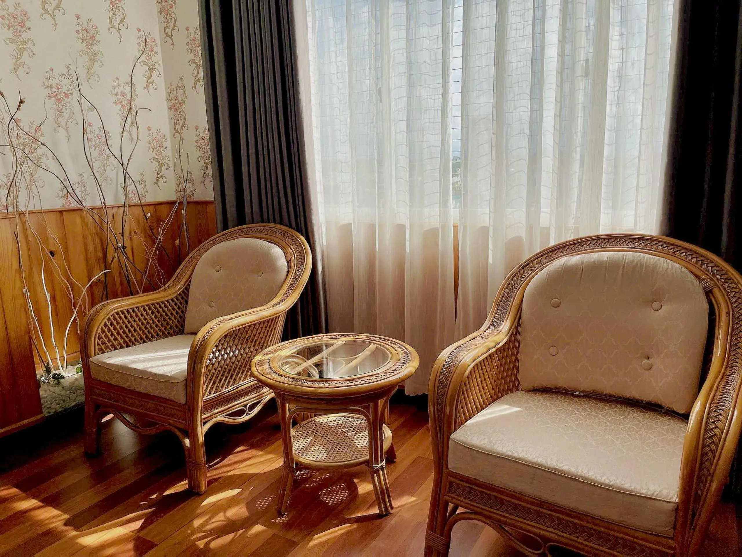 Seating area in Tre Xanh Hotel