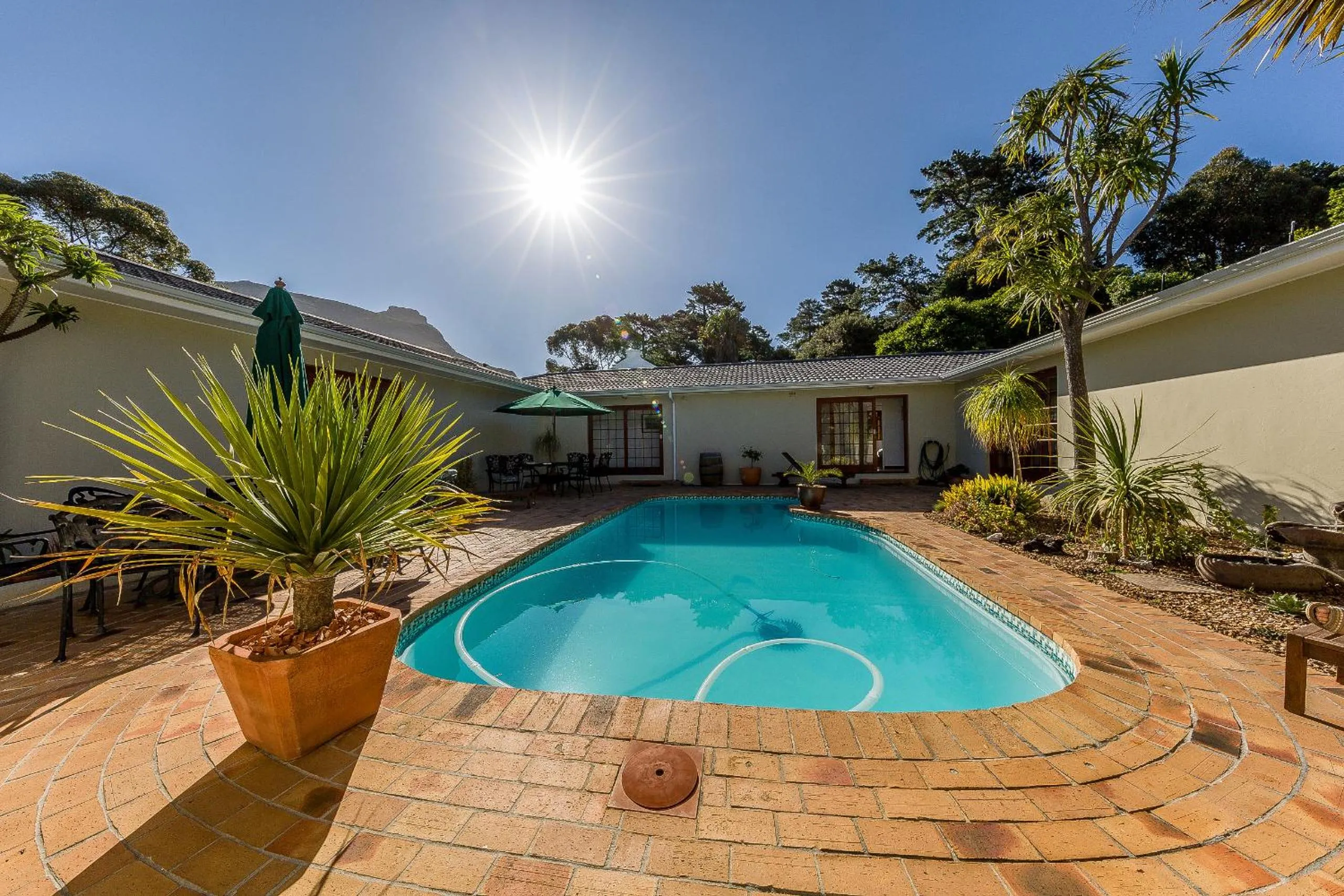 Swimming pool in Hout Bay Lodge