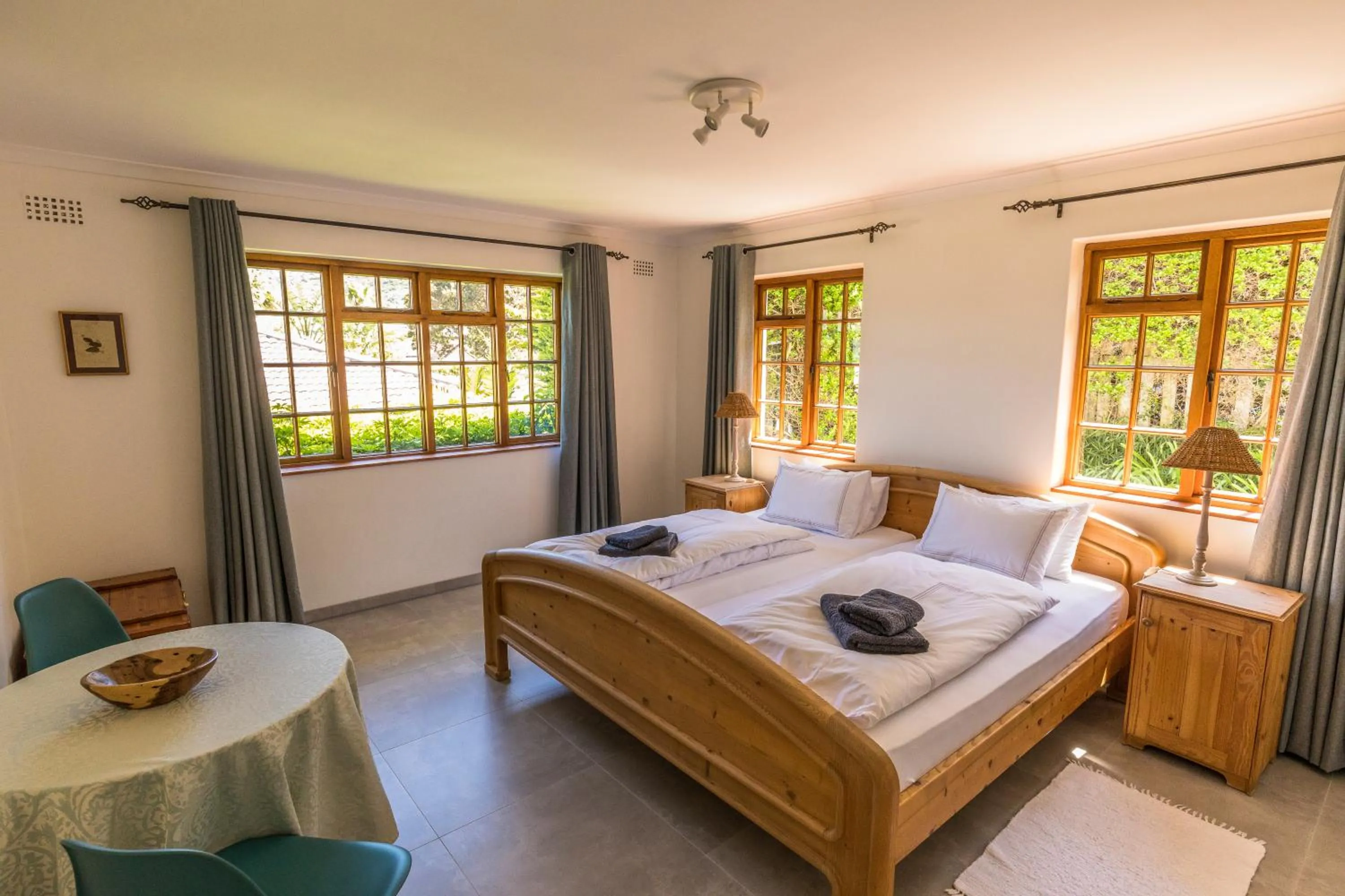 Bed in Hout Bay Lodge