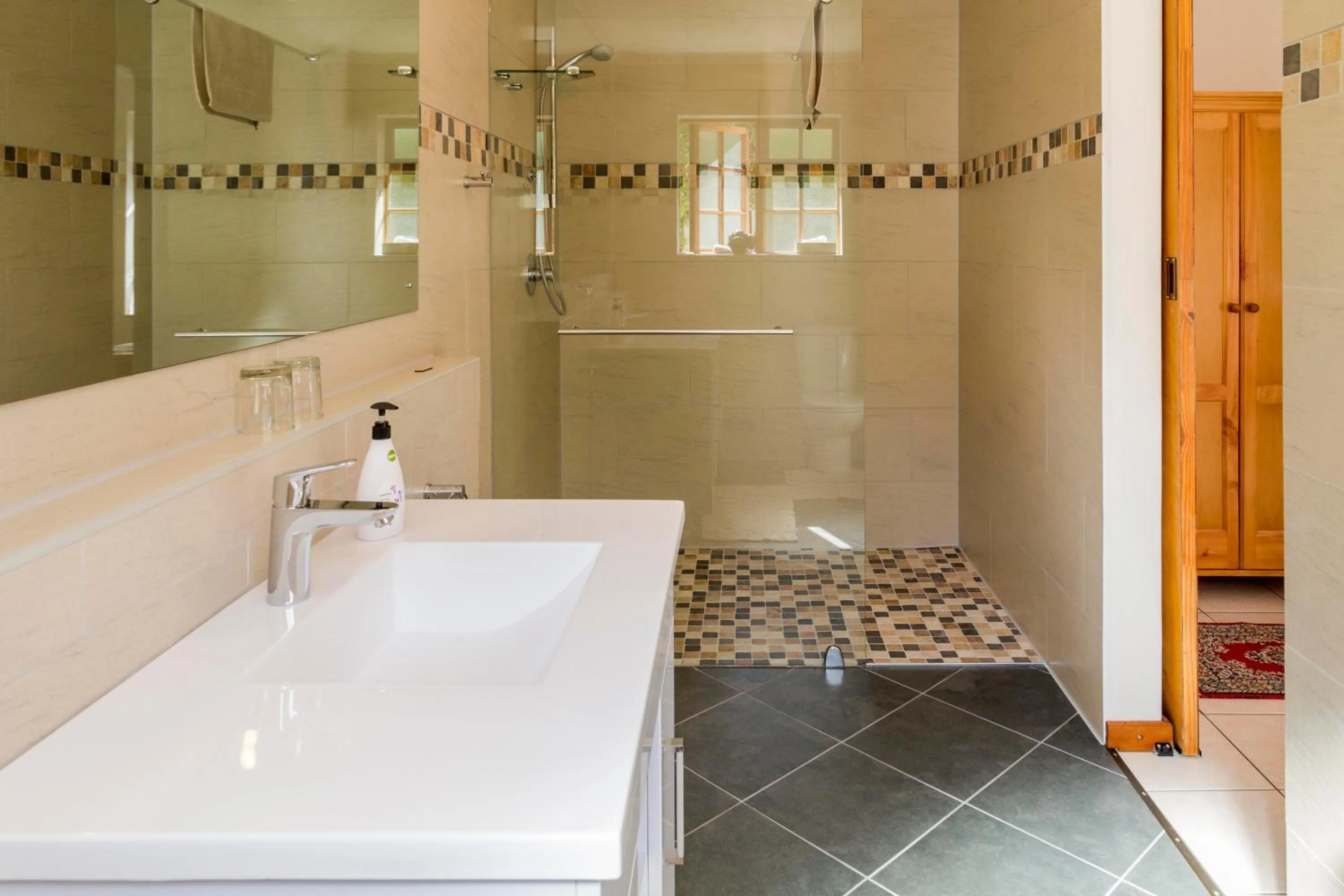 Bathroom in Hout Bay Lodge