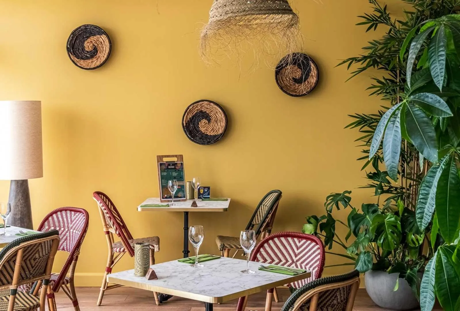 Restaurant/places to eat in Domaine des Dryades