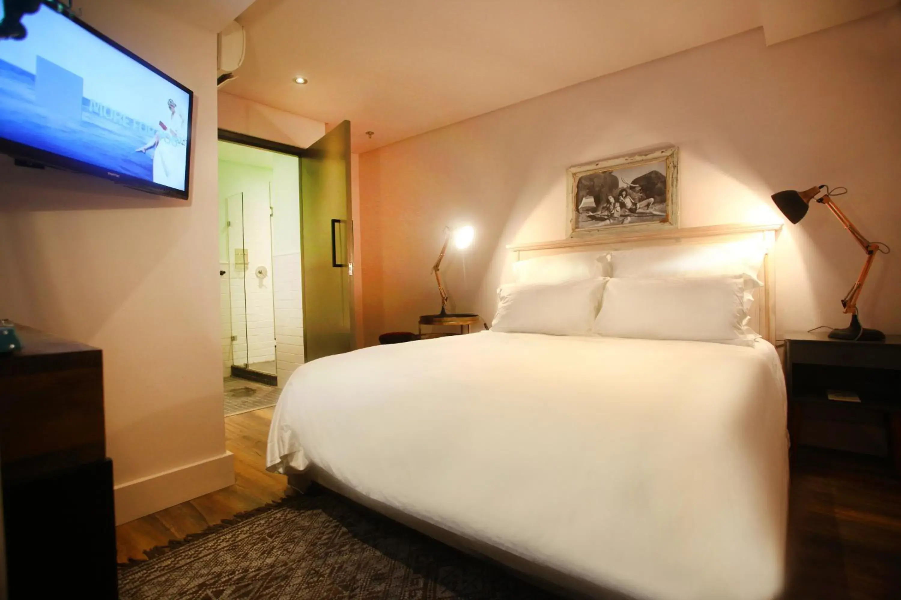 Bedroom, Bed in The Grey Hotel Bedroom, Bed in The Grey Hotel