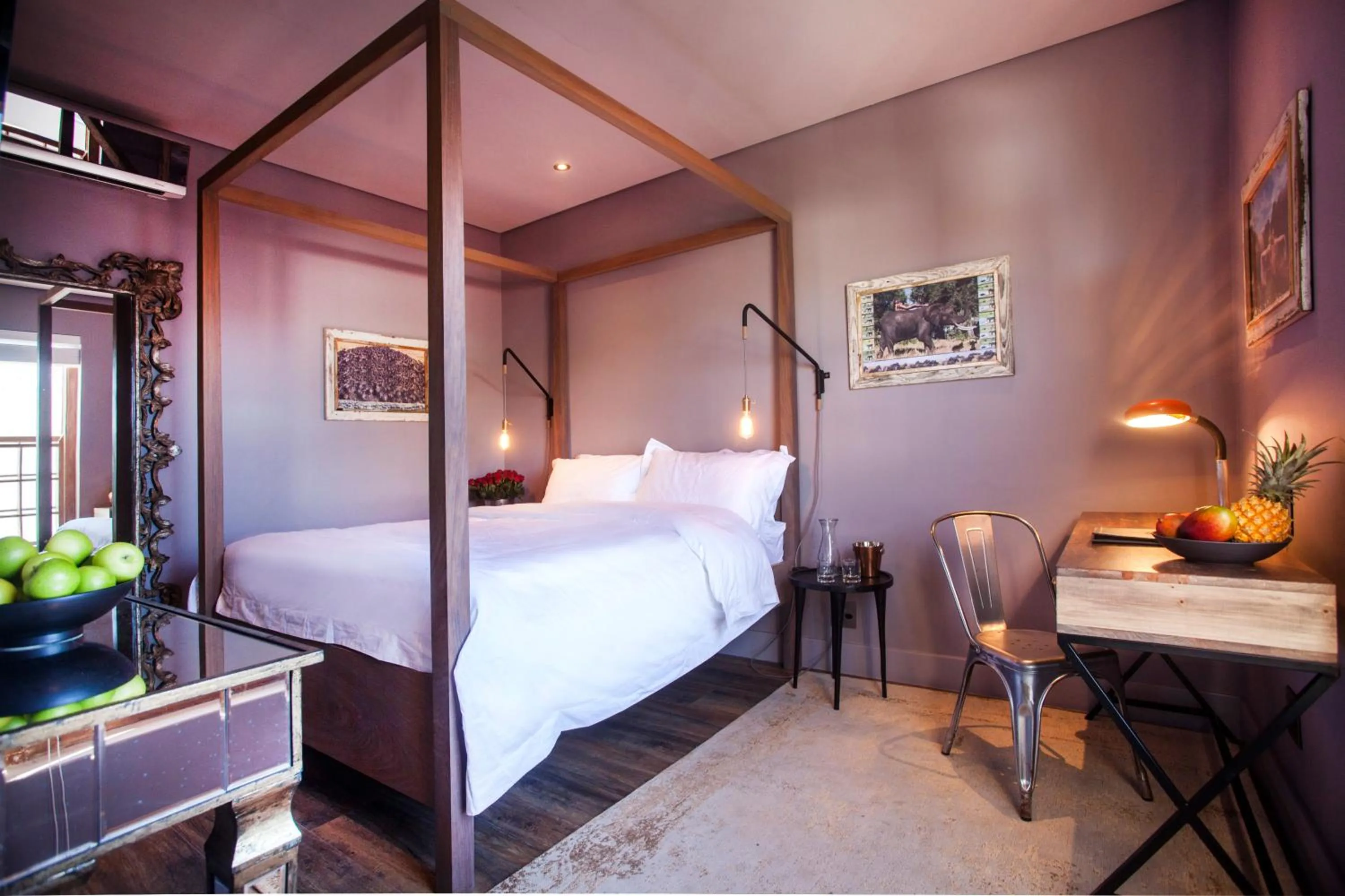 Bedroom, Bed in The Grey Hotel