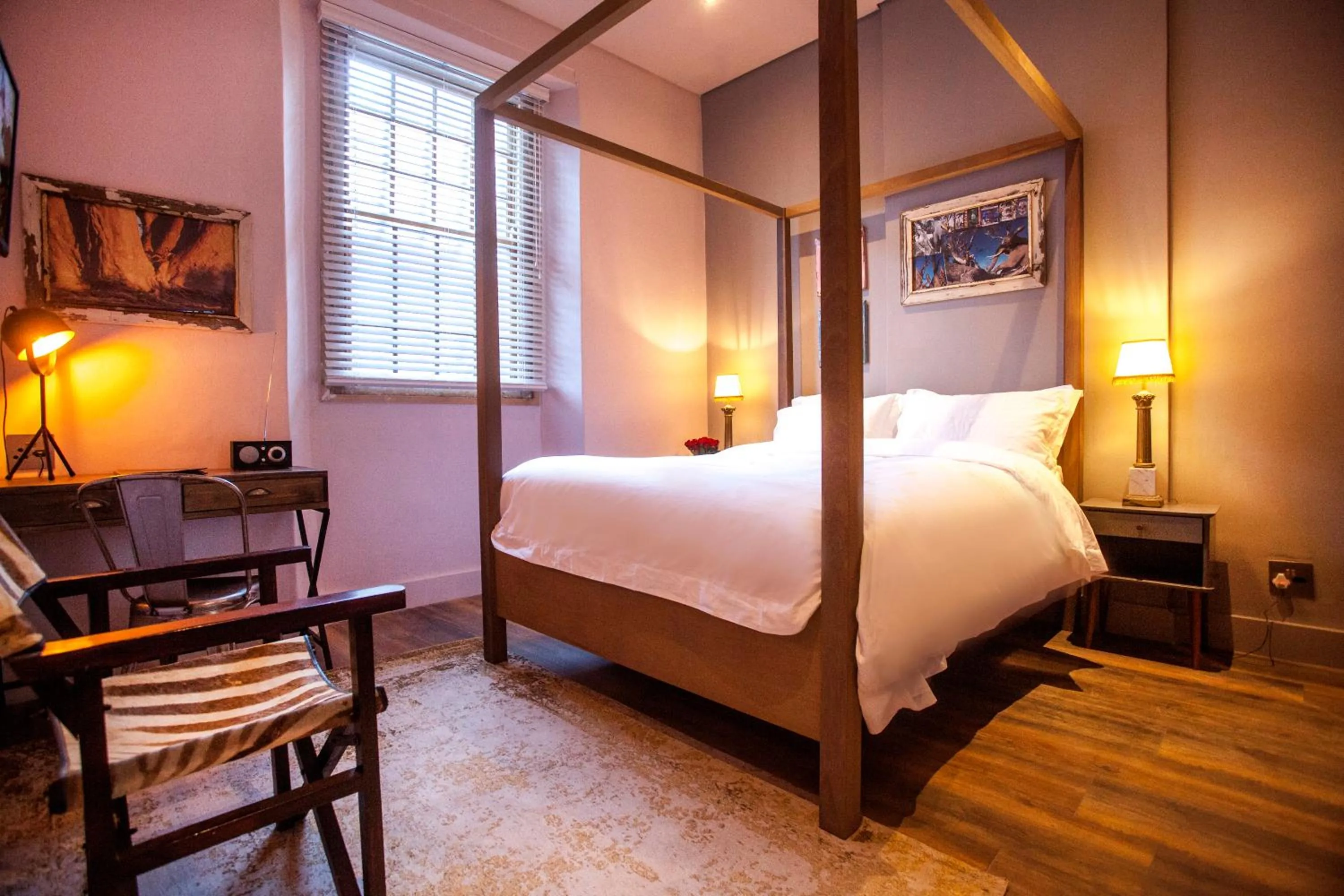 Bedroom, Bed in The Grey Hotel