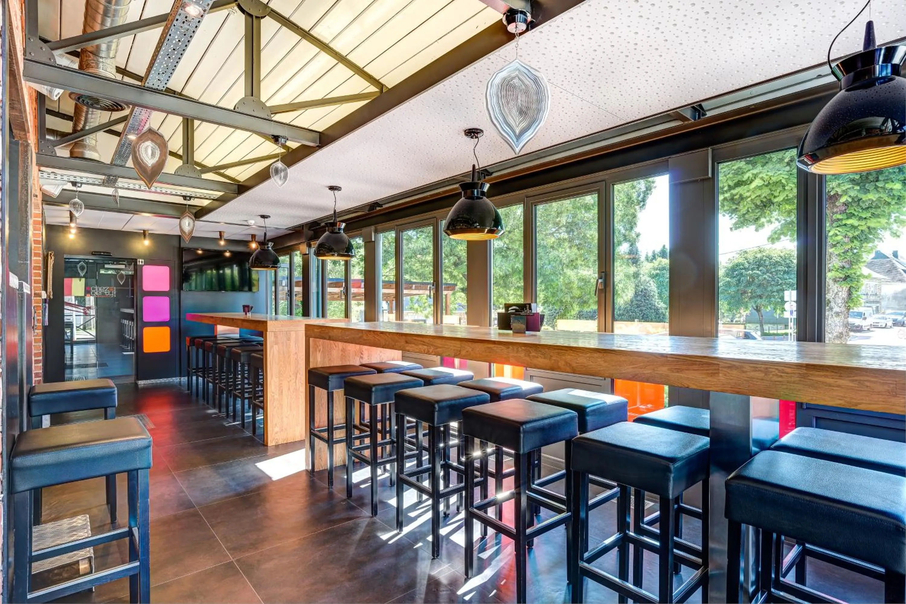 Lounge or bar in RAVeL Hotel Cyrano