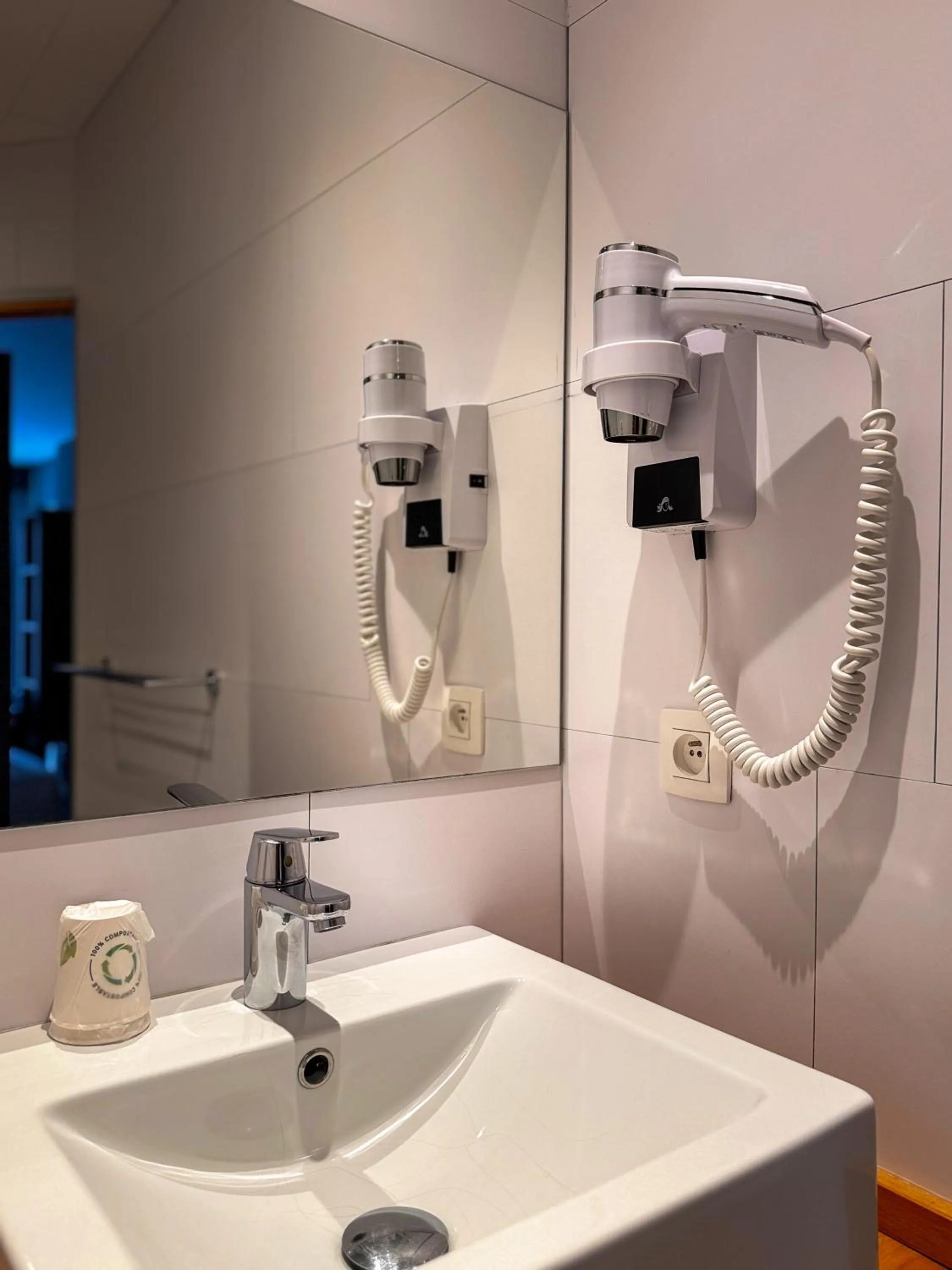 Bathroom in RAVeL Hotel Cyrano